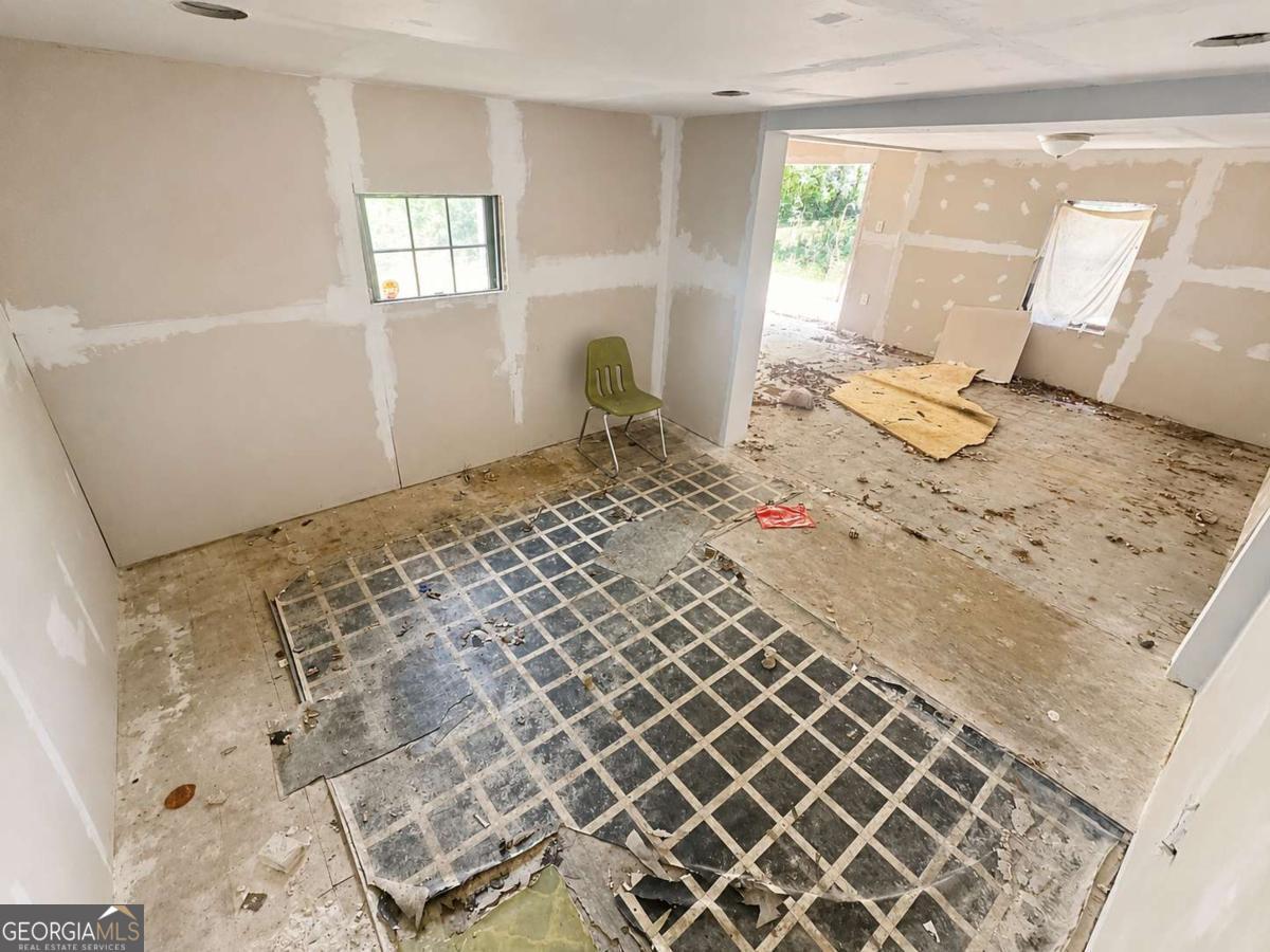 310 Edwards Avenue Property Photo 14