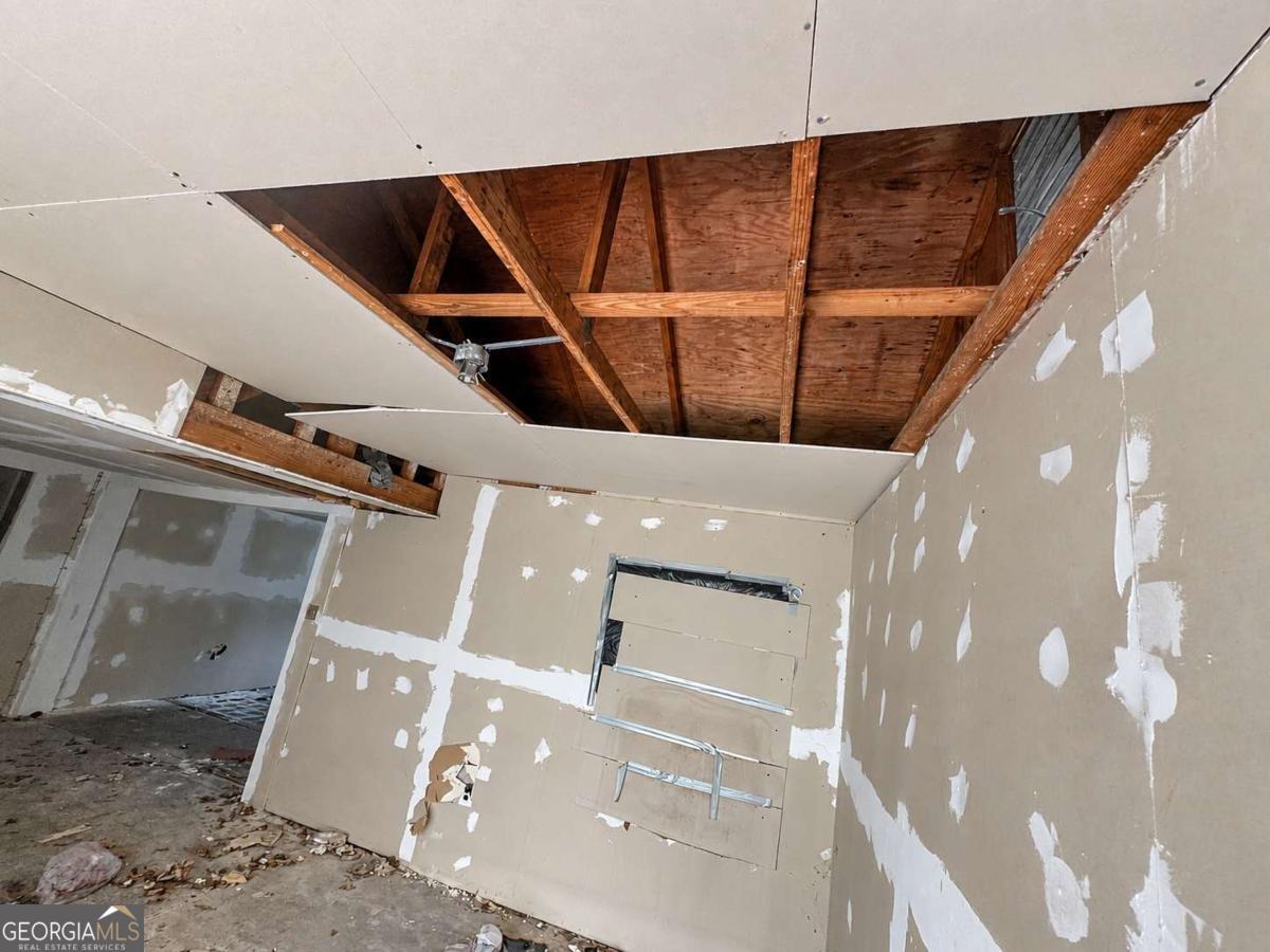 310 Edwards Avenue Property Photo 17