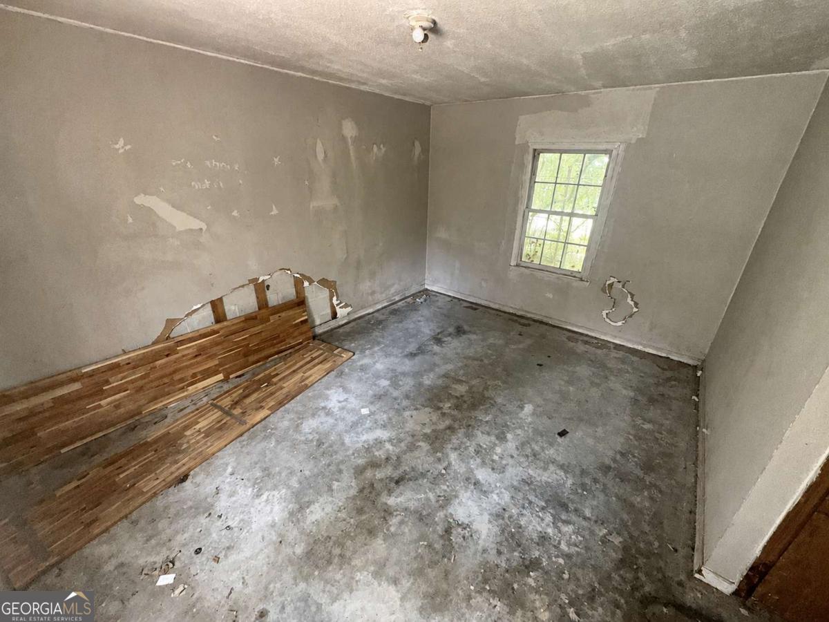 310 Edwards Avenue Property Photo 18