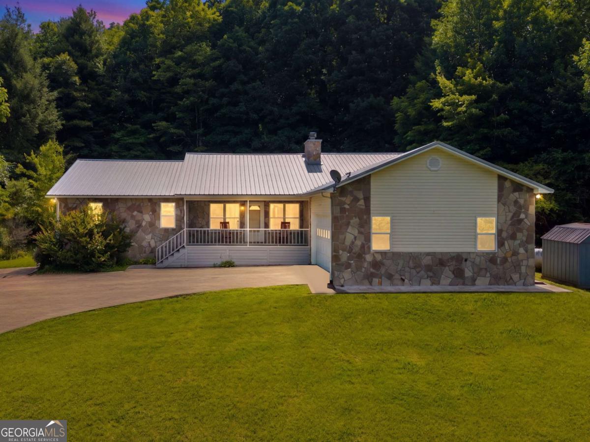 810 Hog Creek Road Property Photo 1