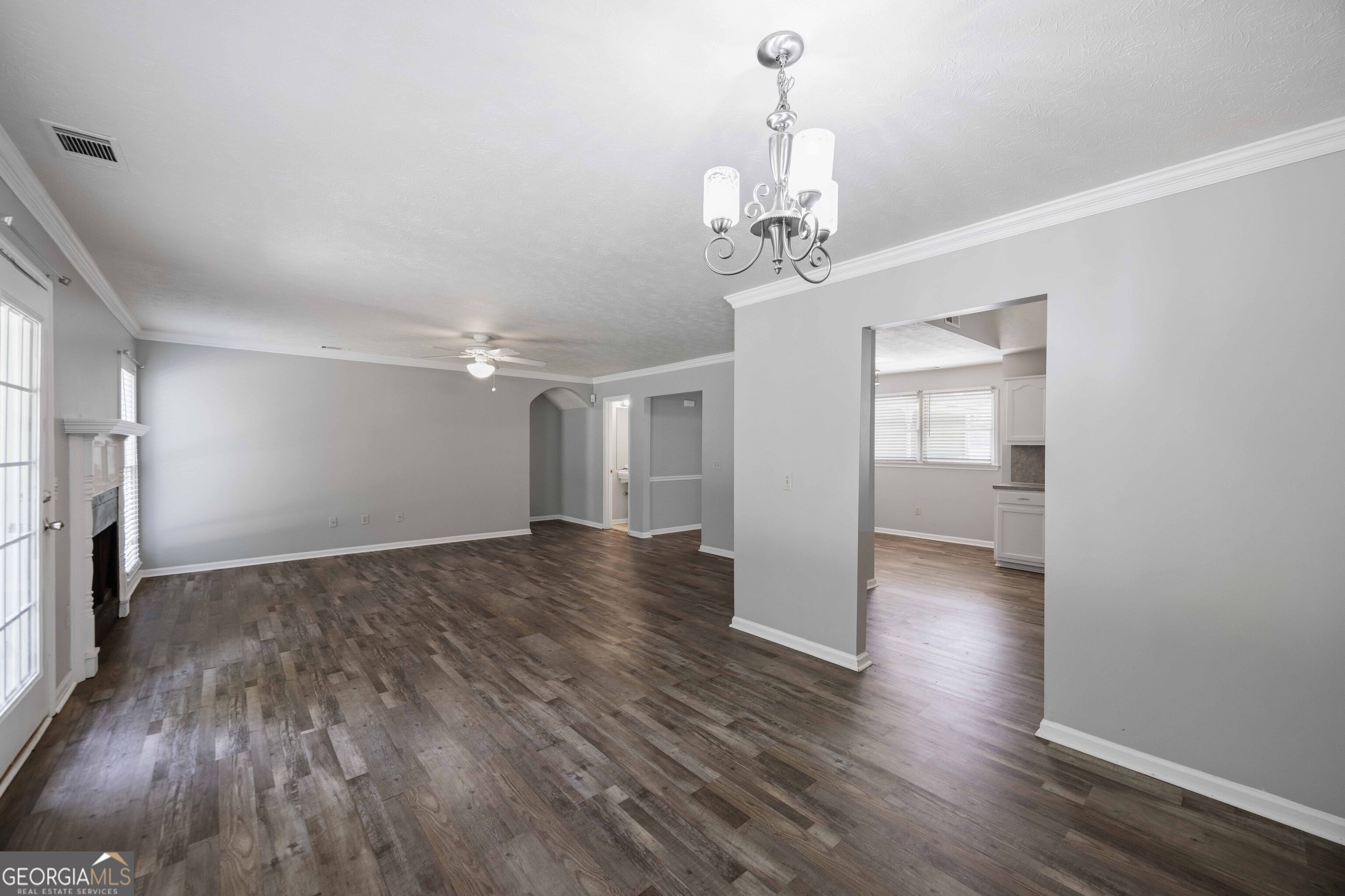7164 Daisy Street Property Photo 5