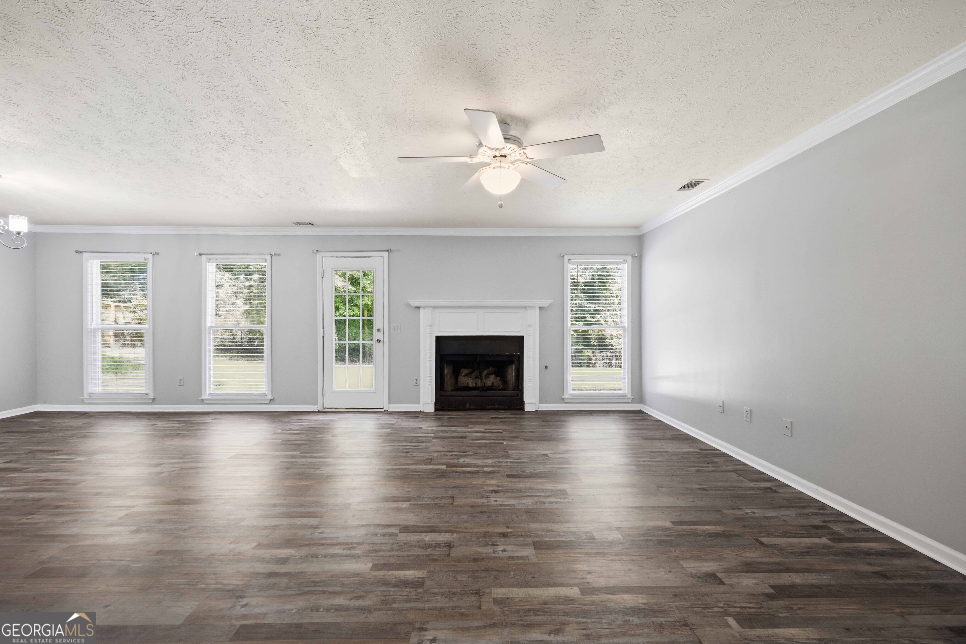 7164 Daisy Street Property Photo 6
