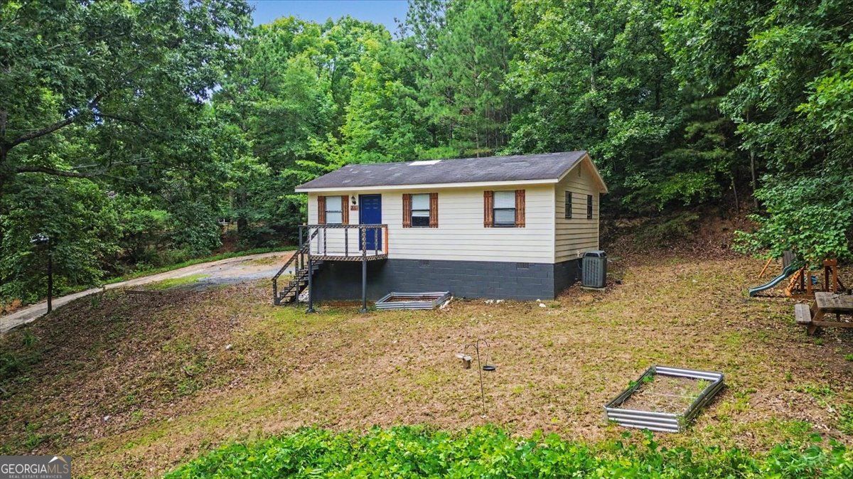 211 John White Road Nw Property Photo 3