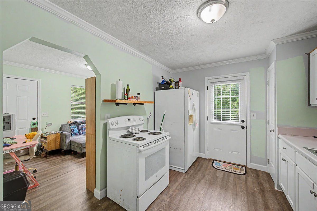 211 John White Road Nw Property Photo 11