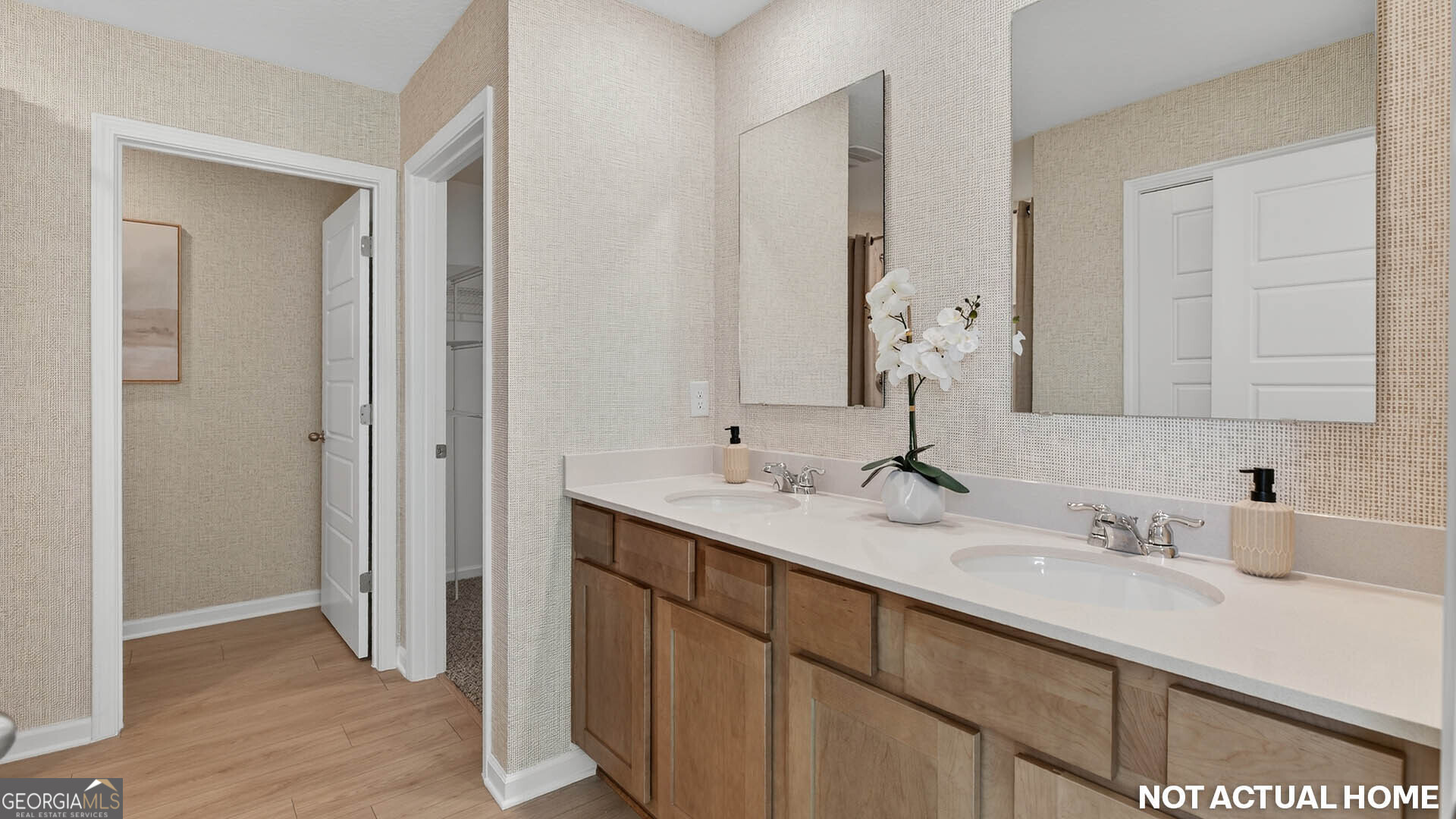 121 Red Oak Court Property Photo 15