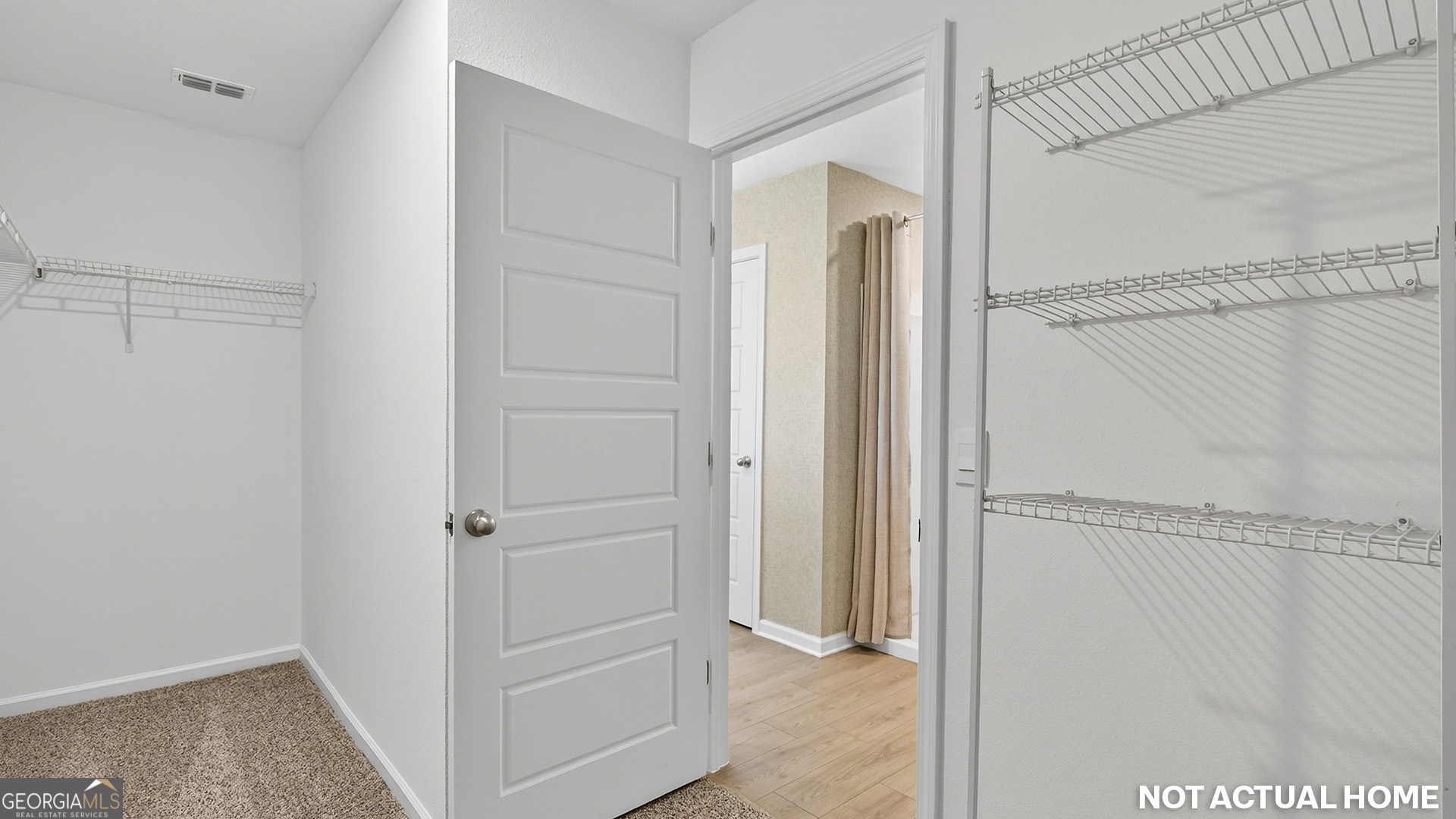 121 Red Oak Court Property Photo 18