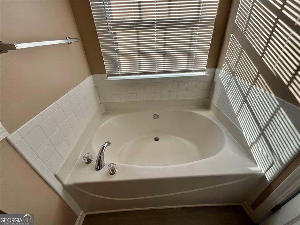 2043 Newton Estates Drive Property Photo 16