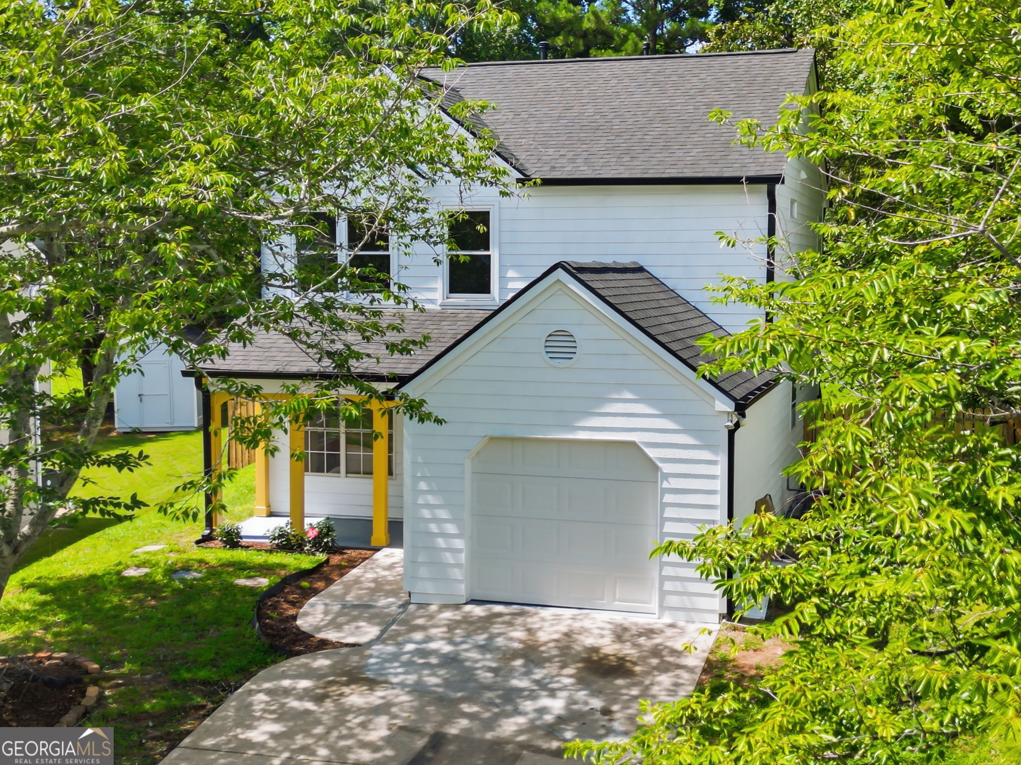 6496 Drake Manor Property Photo 4