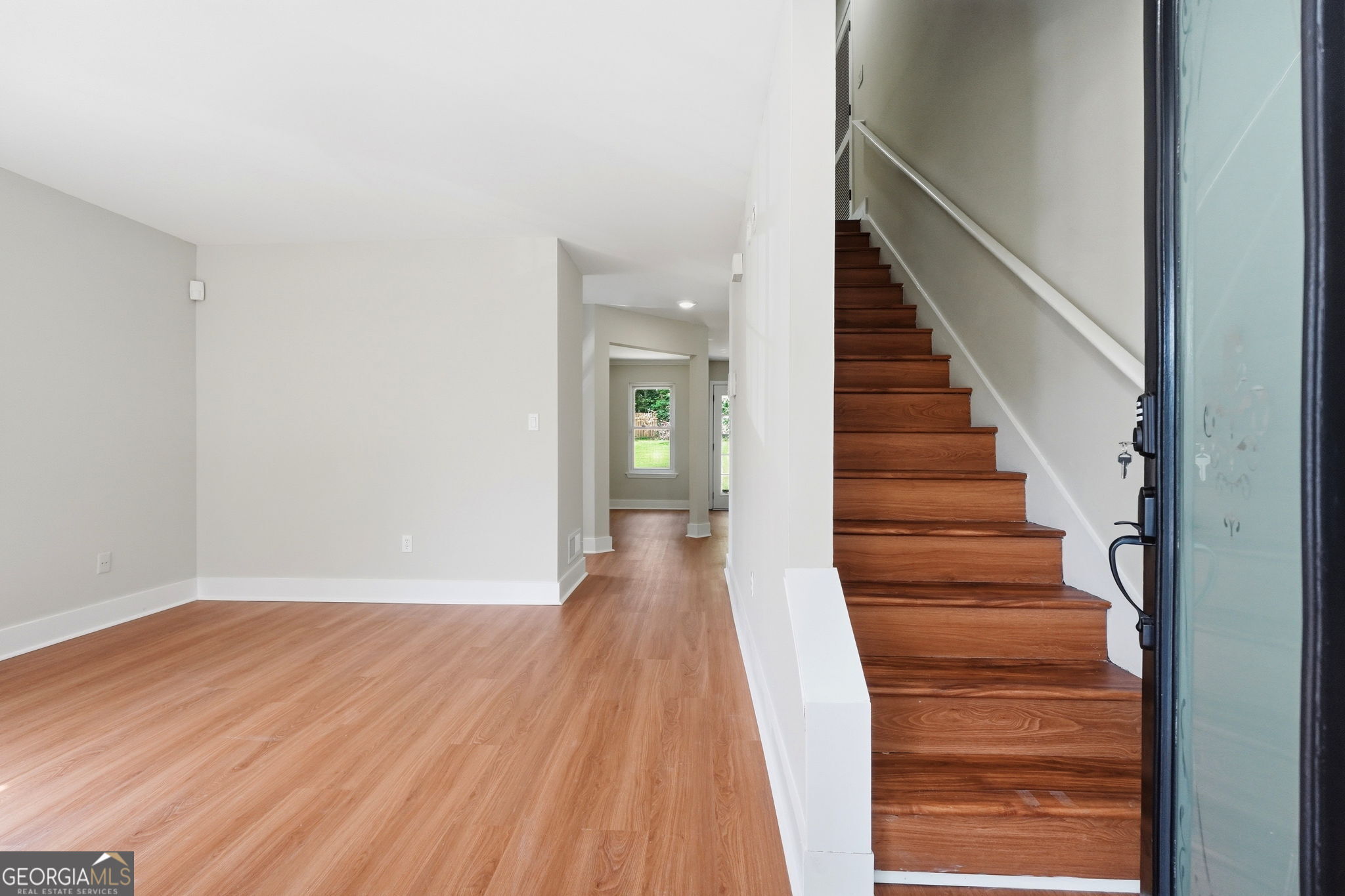 6496 Drake Manor Property Photo 5