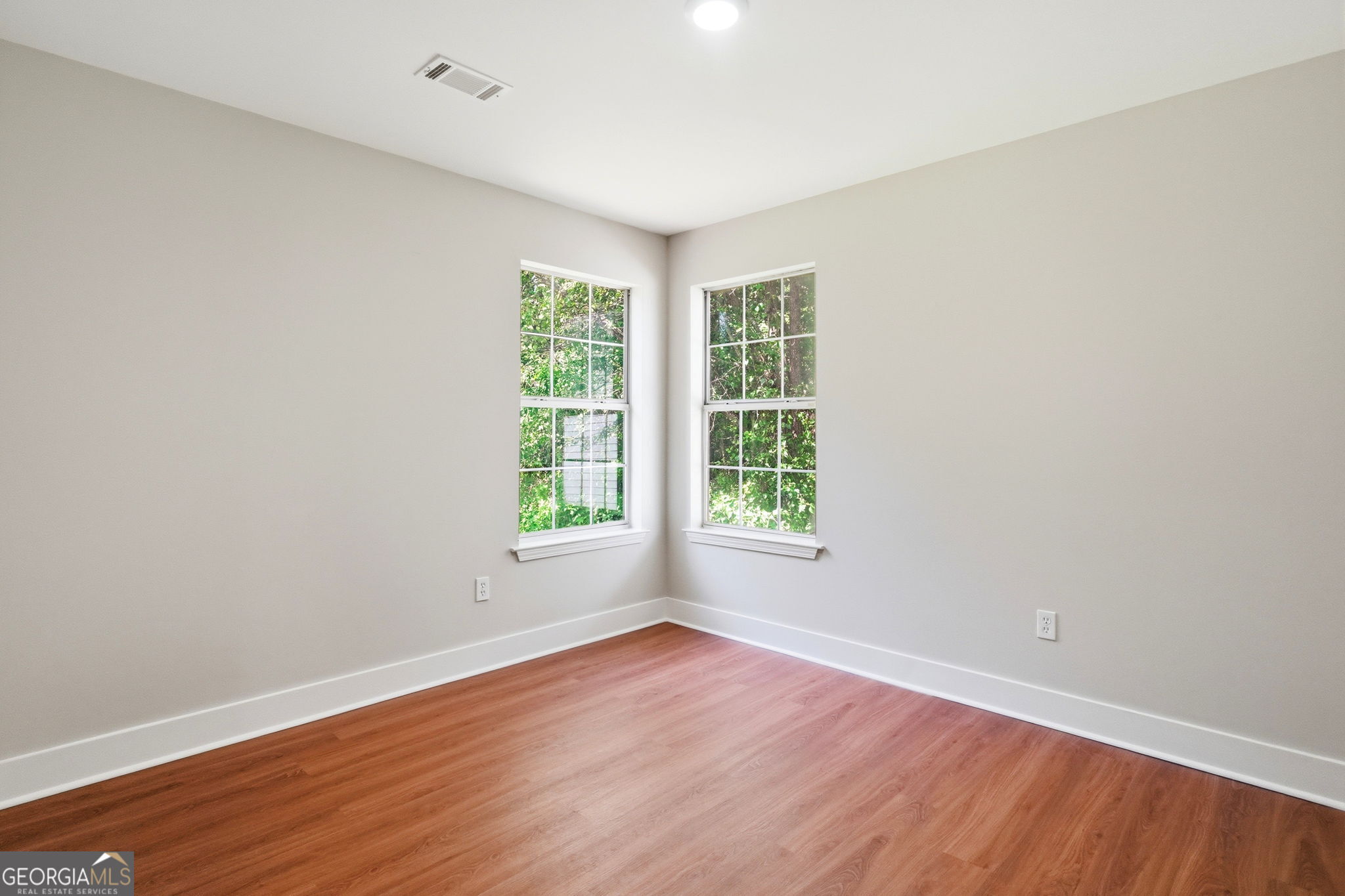 6496 Drake Manor Property Photo 18