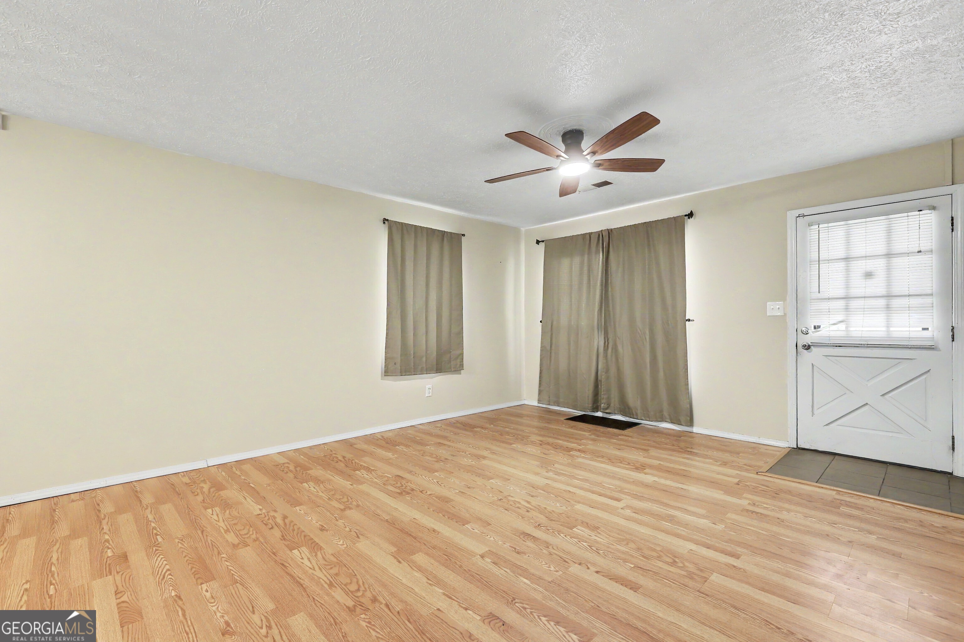 250 Short Road Property Photo 5