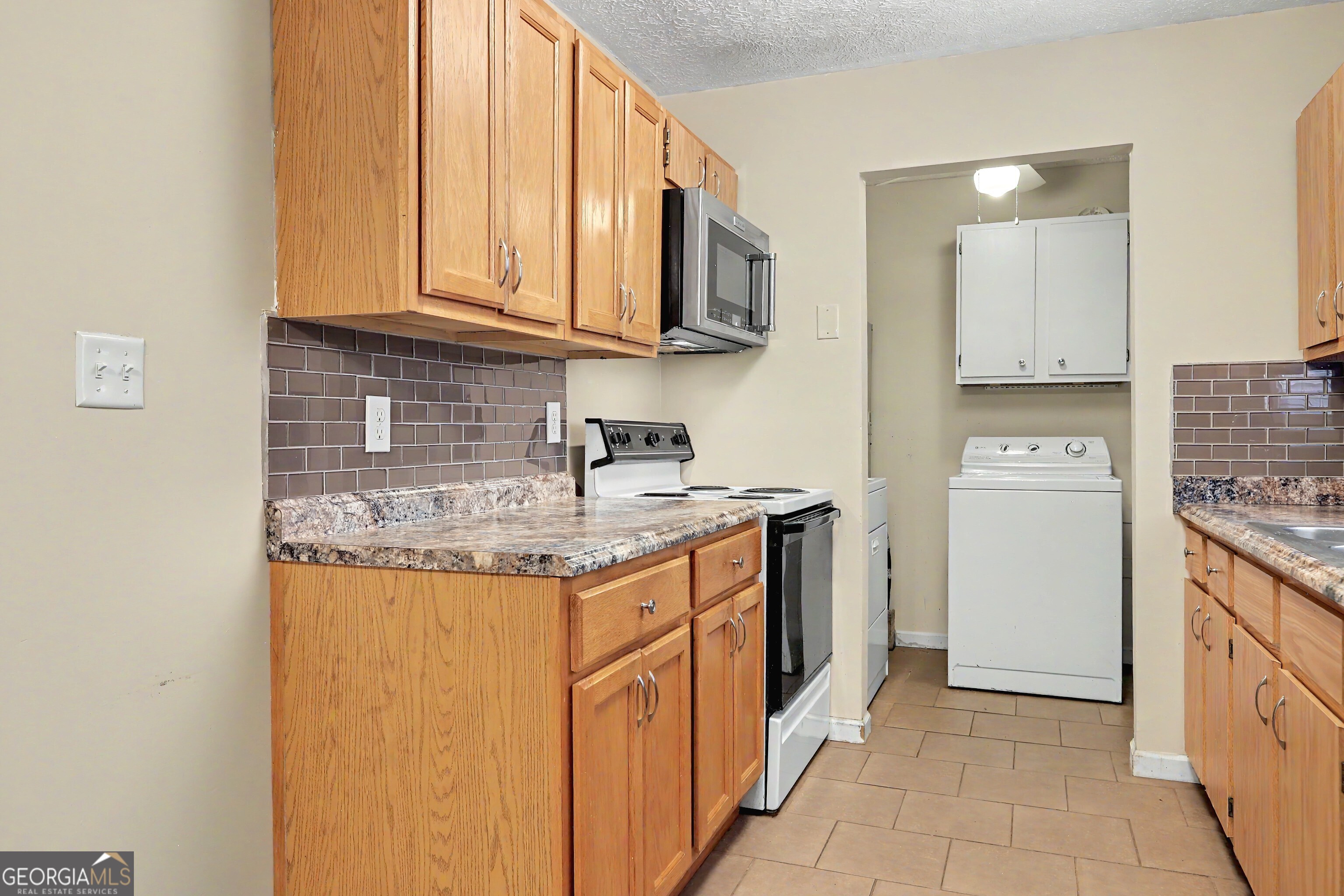 250 Short Road Property Photo 9