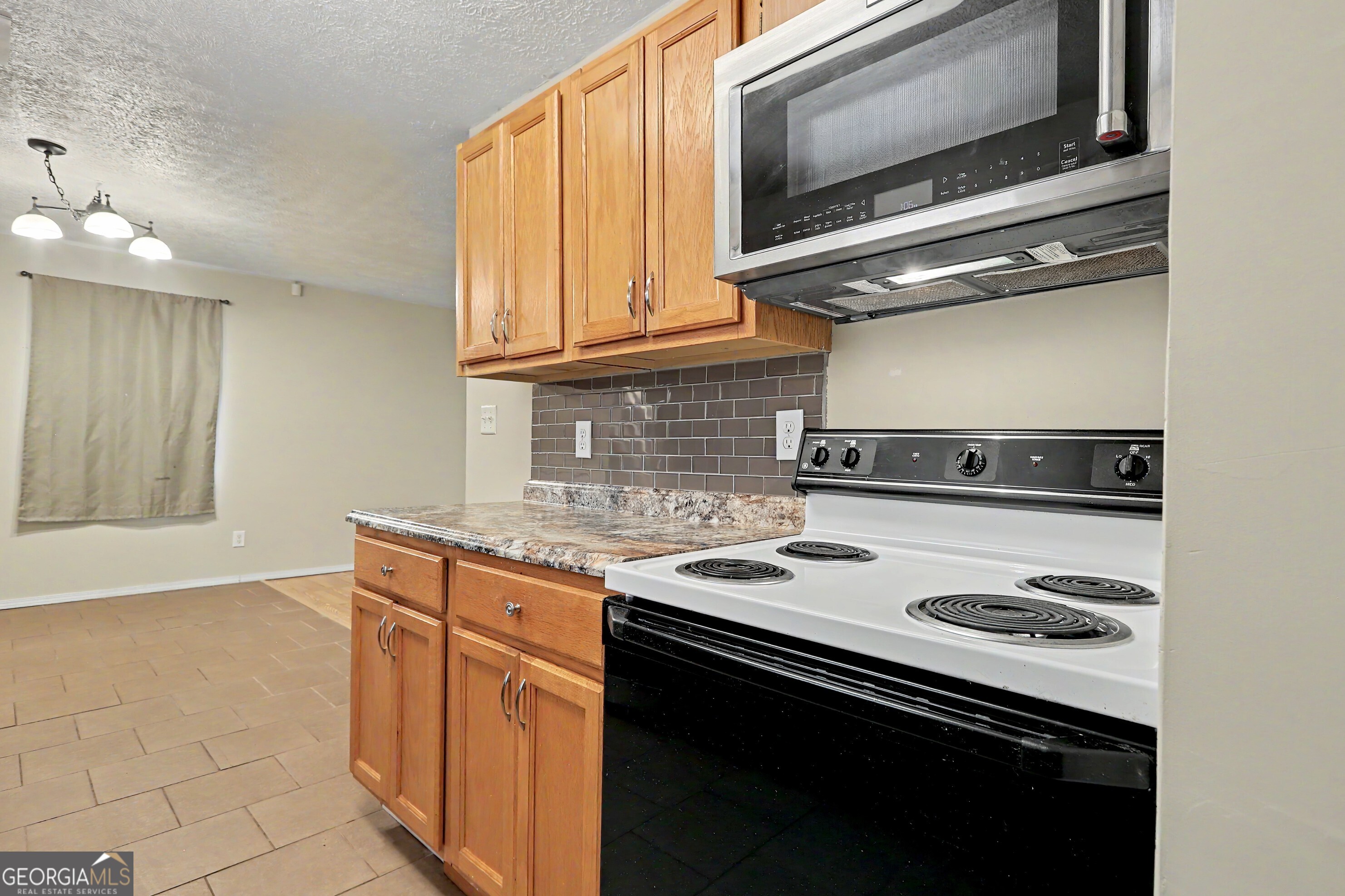 250 Short Road Property Photo 11