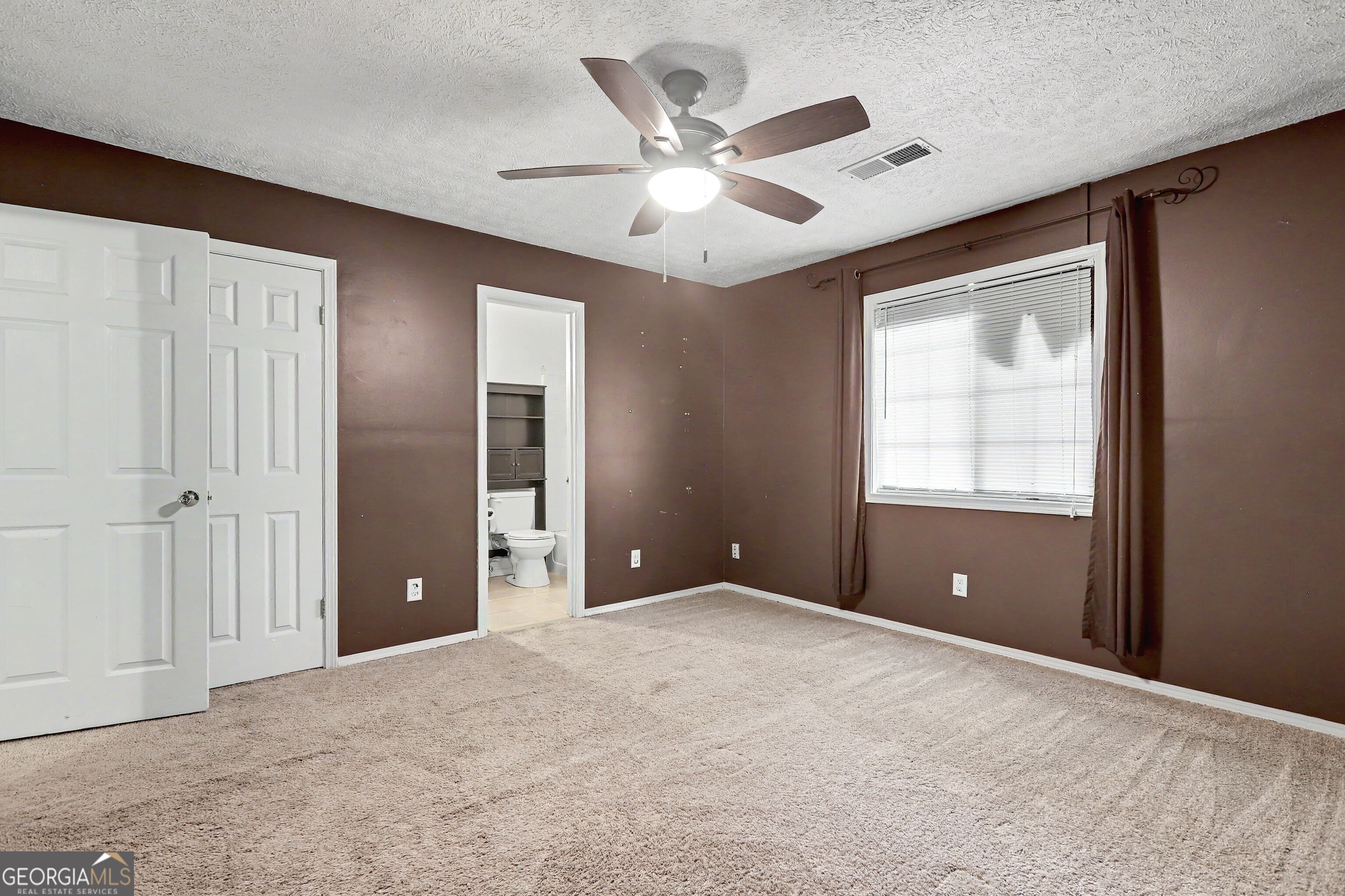 250 Short Road Property Photo 14