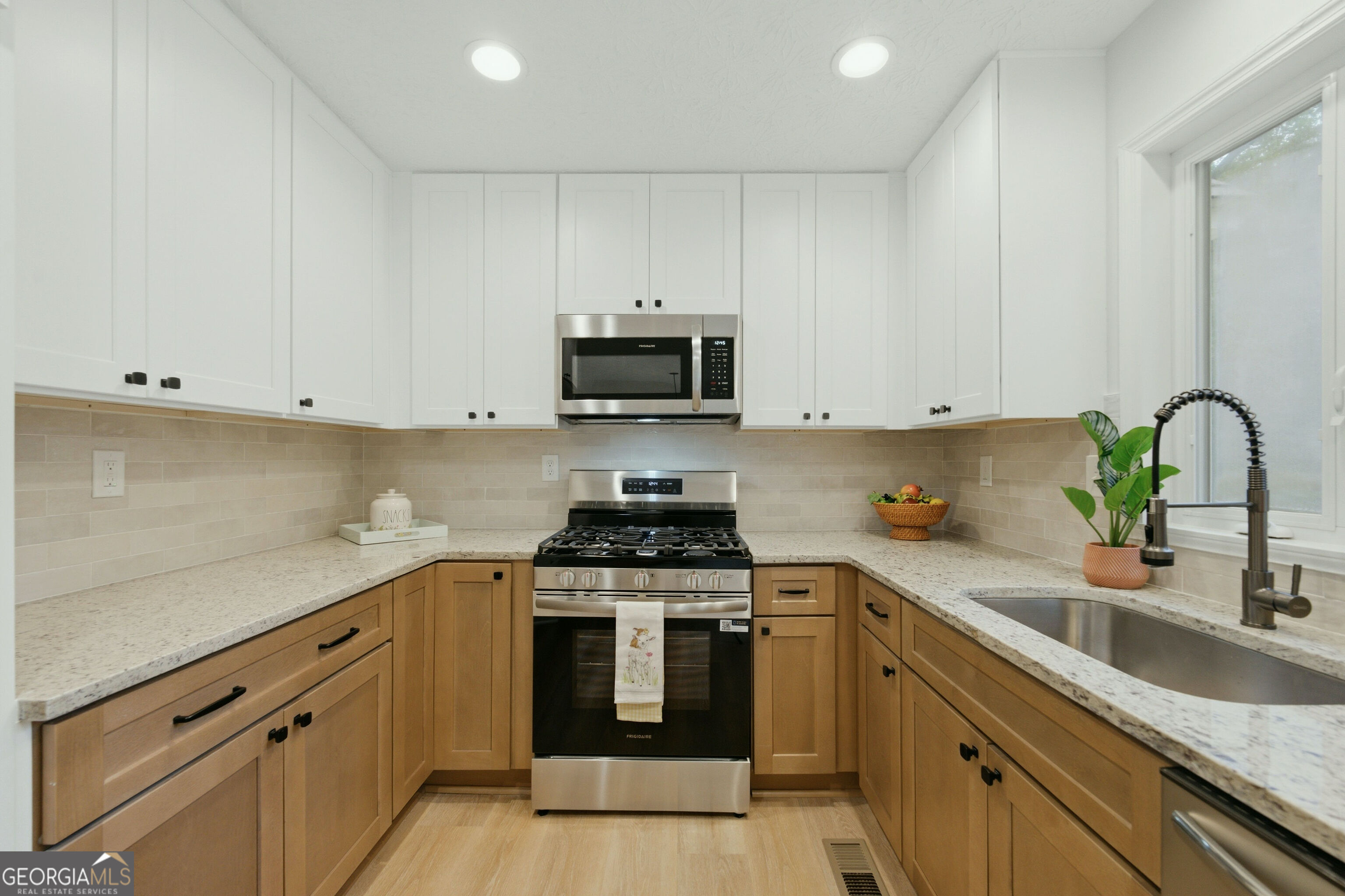 6231 Emerald Springs Drive Property Photo 8