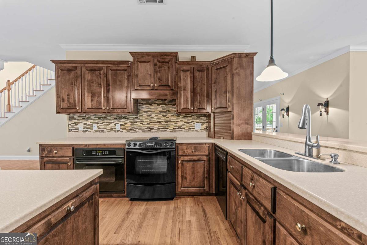 144 Sinclair Circle Property Photo 17