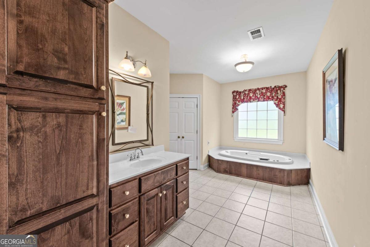 144 Sinclair Circle Property Photo 34