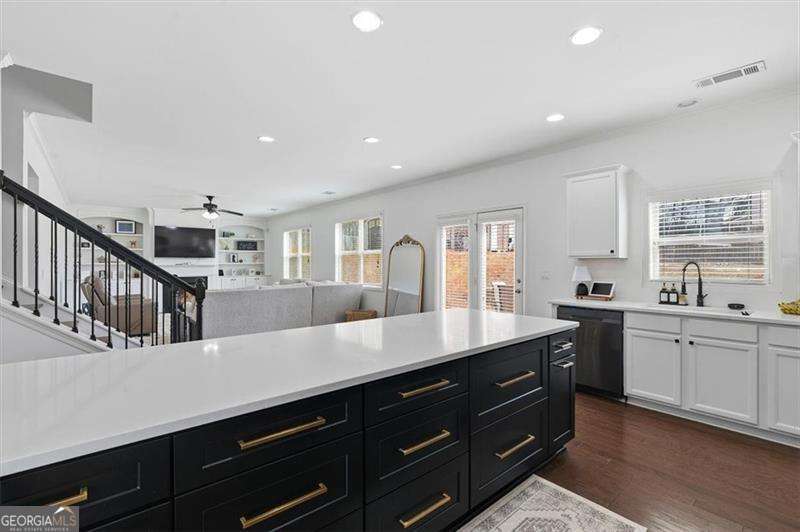 1675 Cedar Mill Drive Property Photo 8