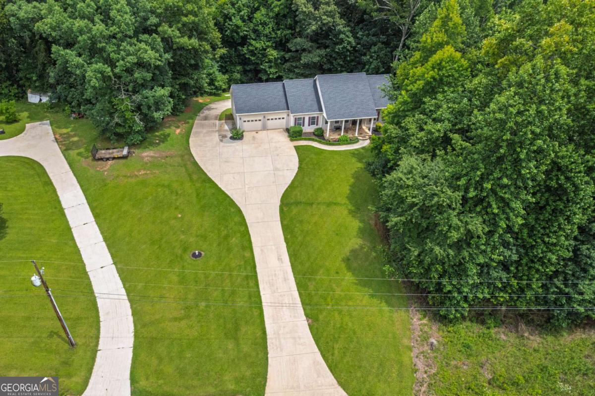 3627 E Hall Road Property Photo 4