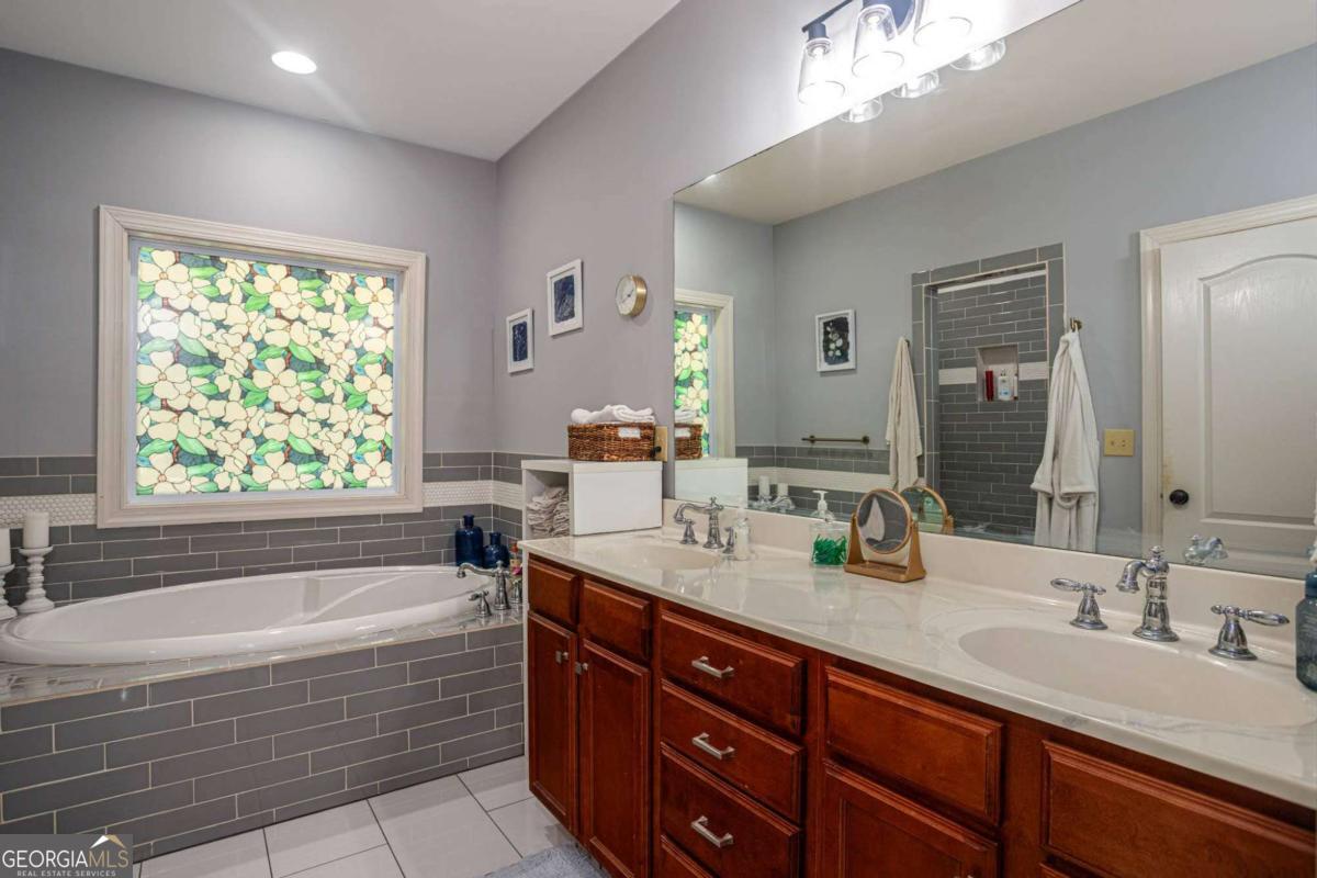 3627 E Hall Road Property Photo 24
