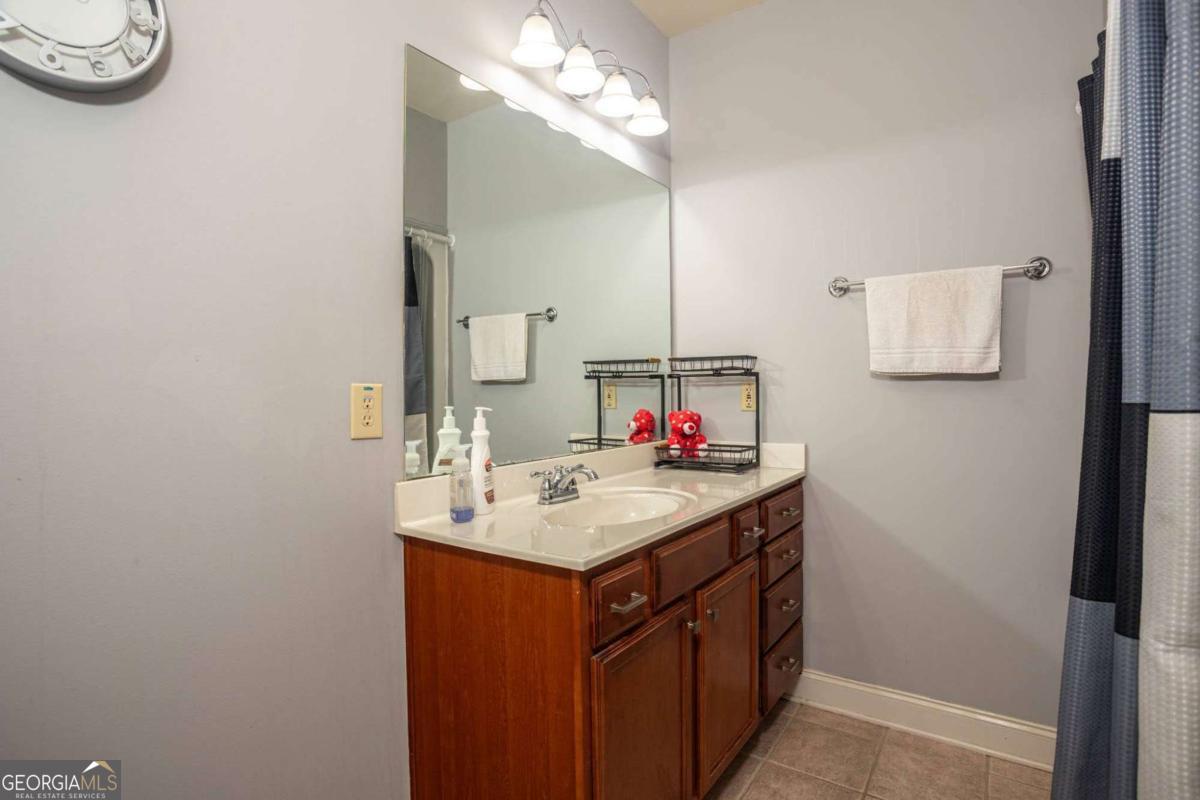 3627 E Hall Road Property Photo 30