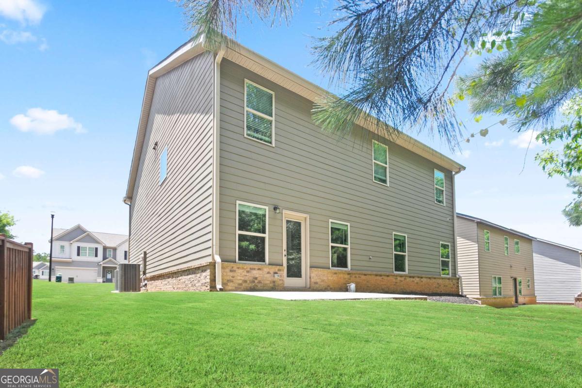 770 Emporia Loop Property Photo 4