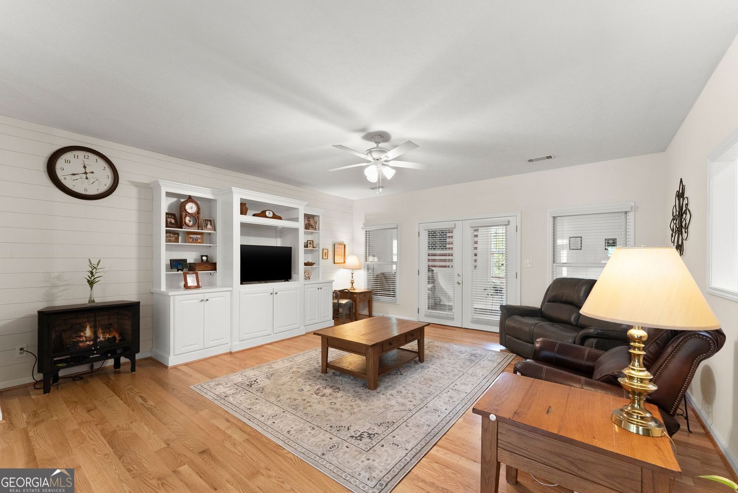 1020 Easy Street Property Photo 6
