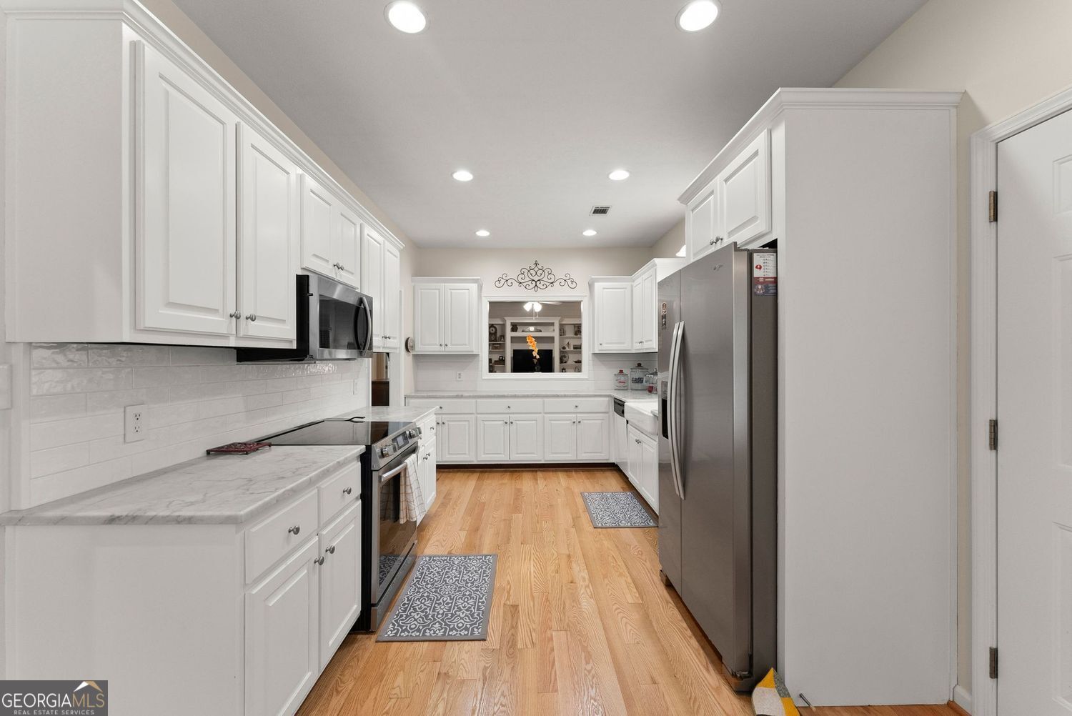 1020 Easy Street Property Photo 13