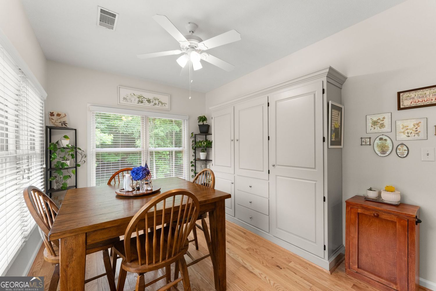 1020 Easy Street Property Photo 16