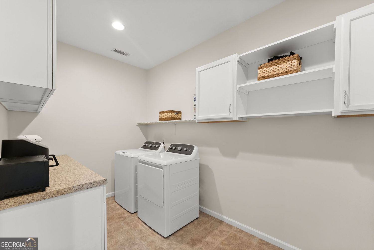 1020 Easy Street Property Photo 30