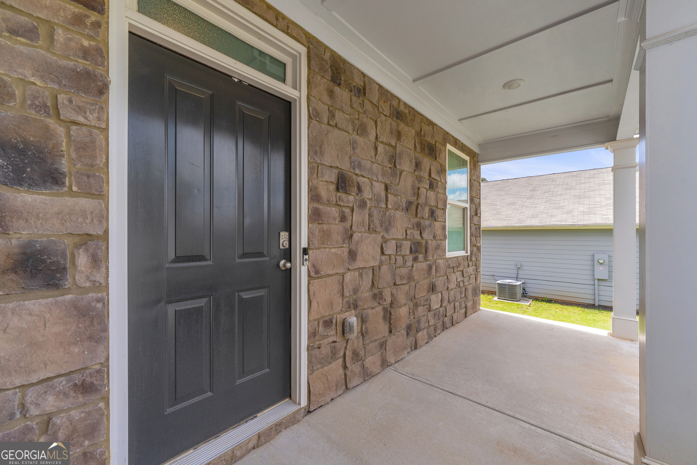 135 Starbuck Parkway Property Photo 3
