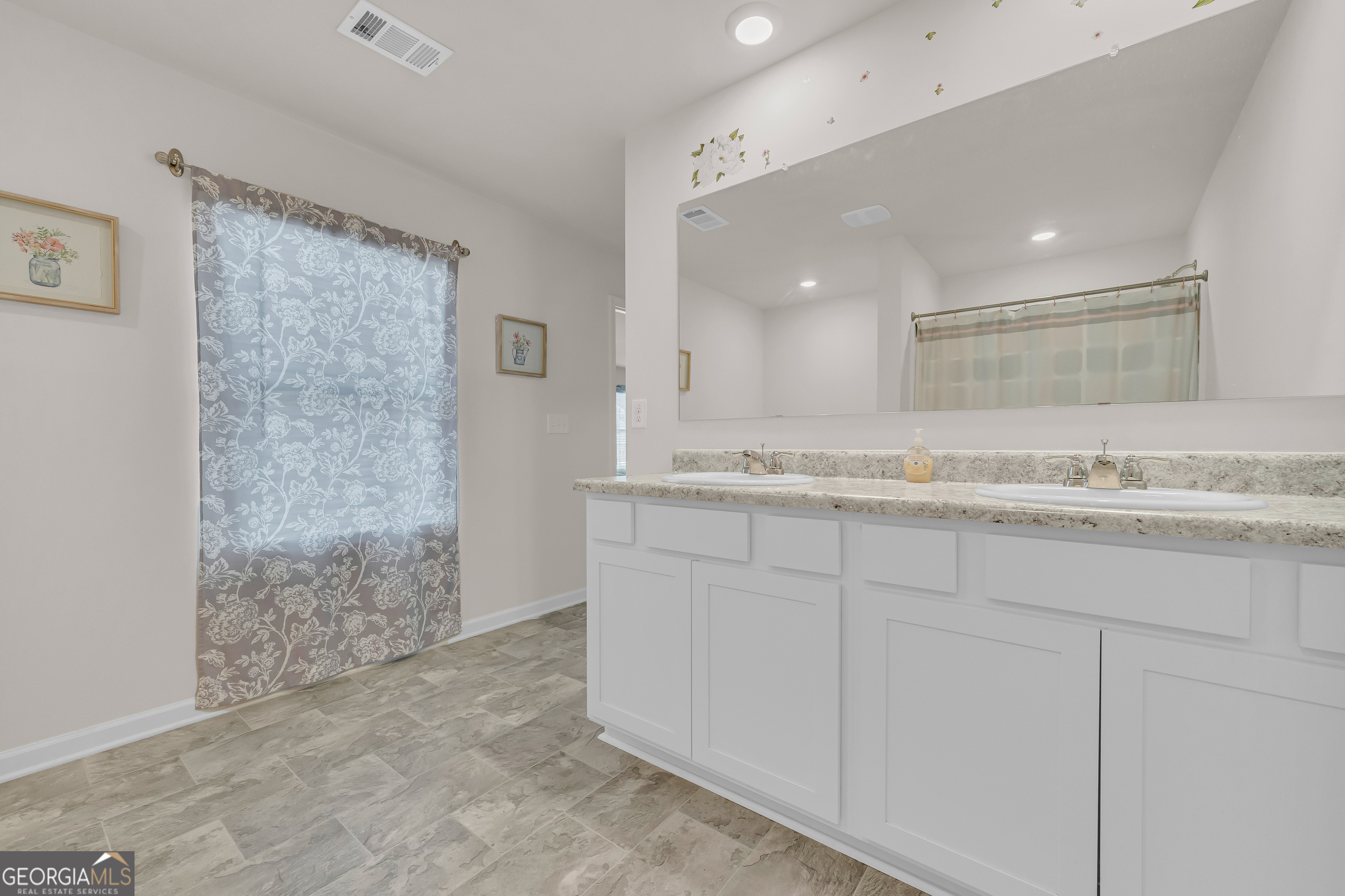 135 Starbuck Parkway Property Photo 35
