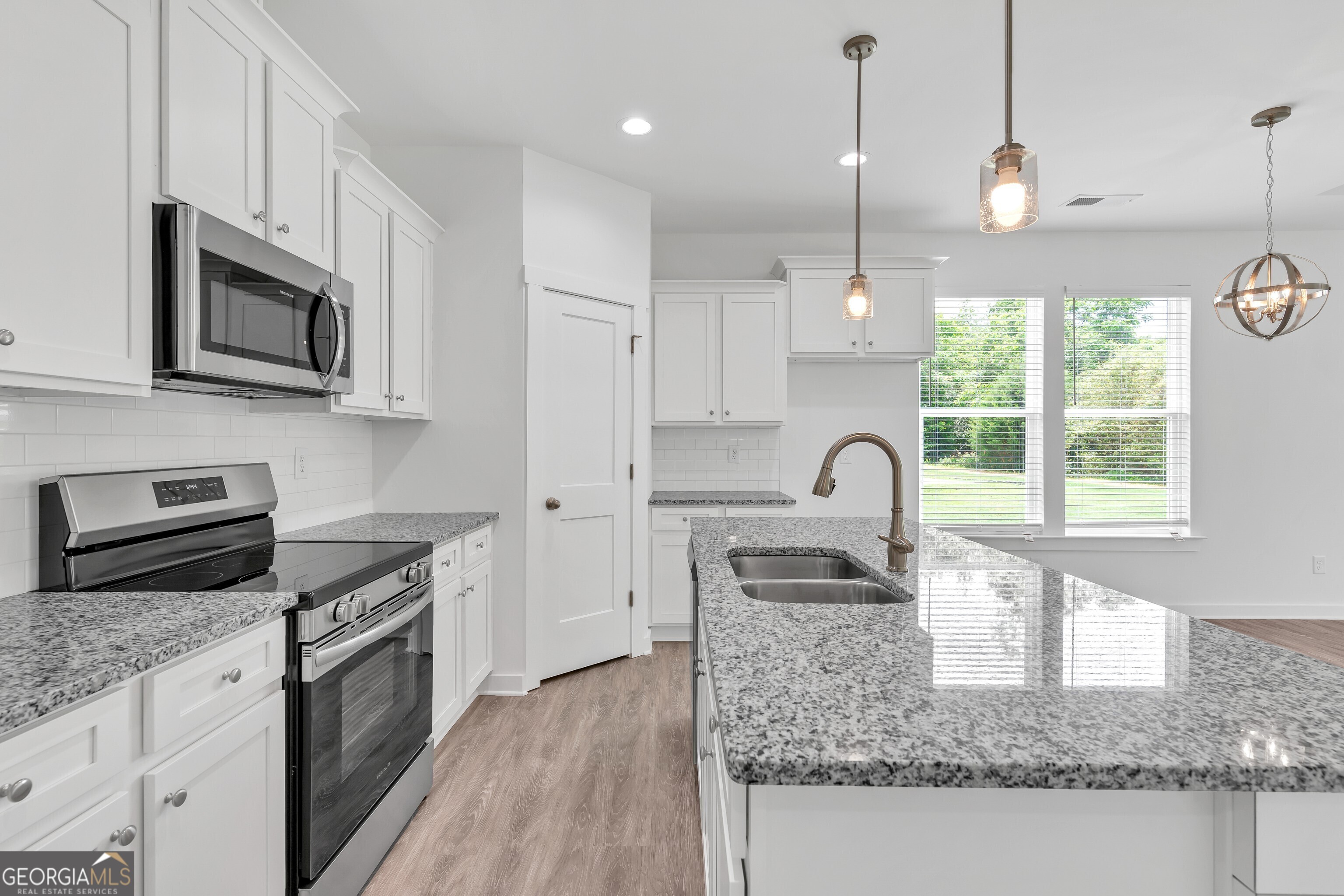 111 Breakwater Way Property Photo 13