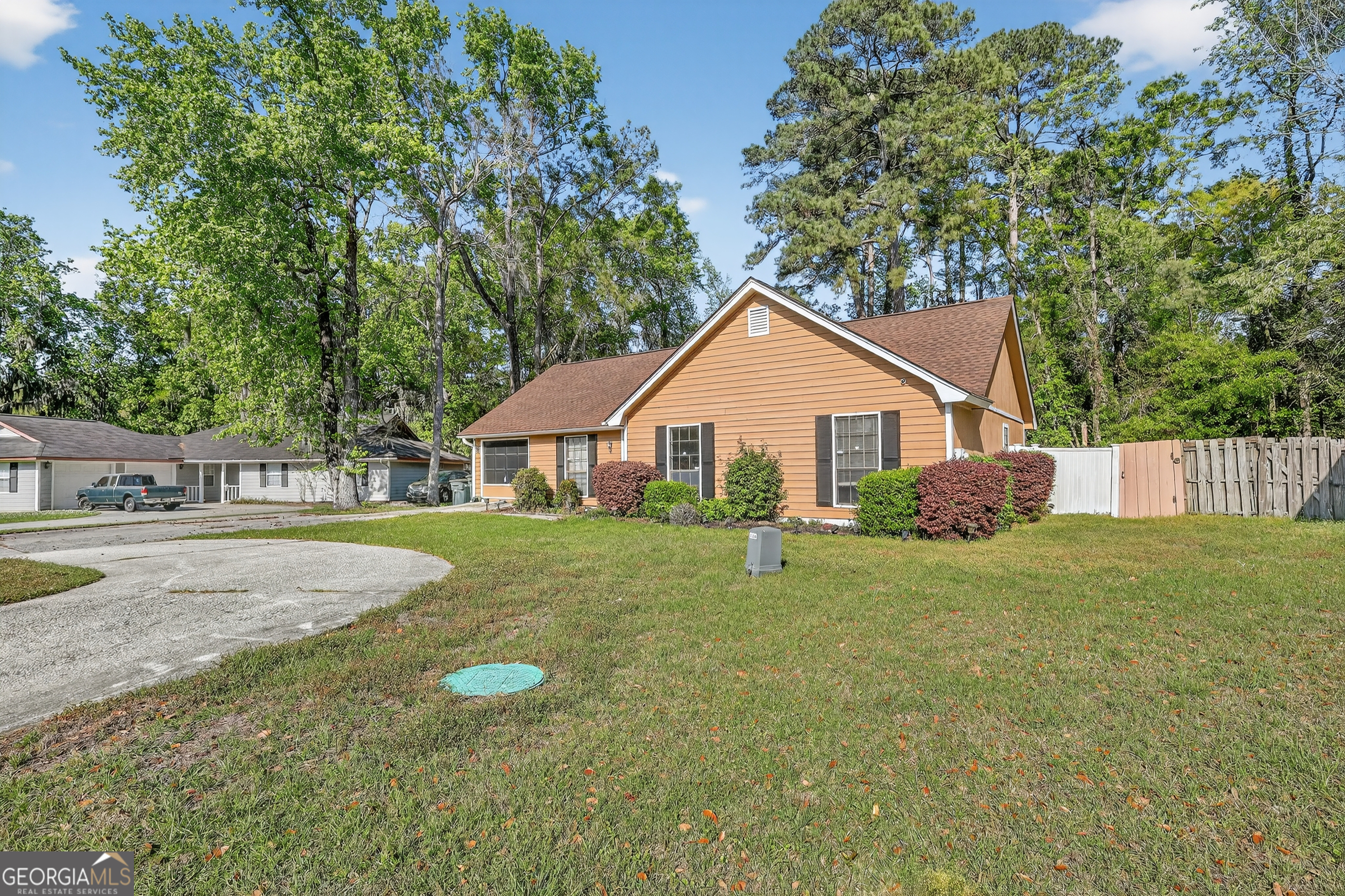 6 N Nicholson Circle Property Photo 3