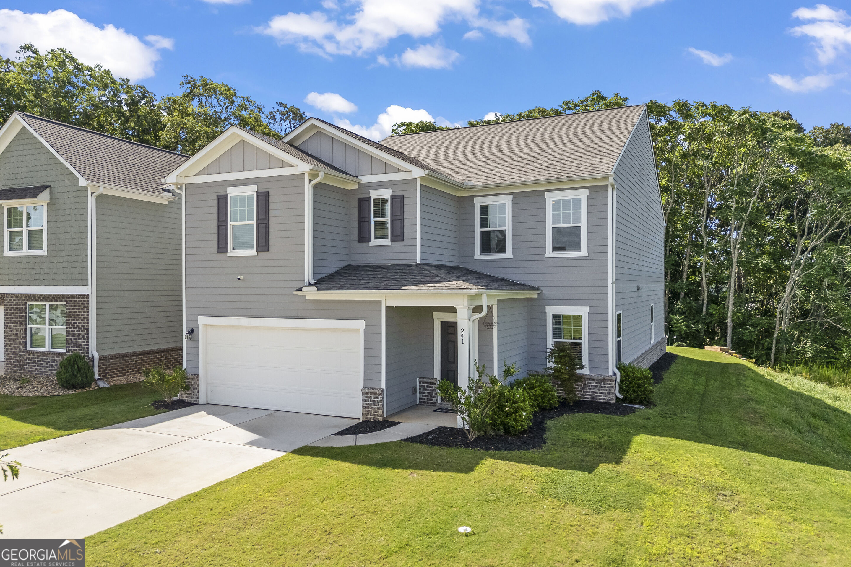 241 Knightsbridge Lane Property Photo 2