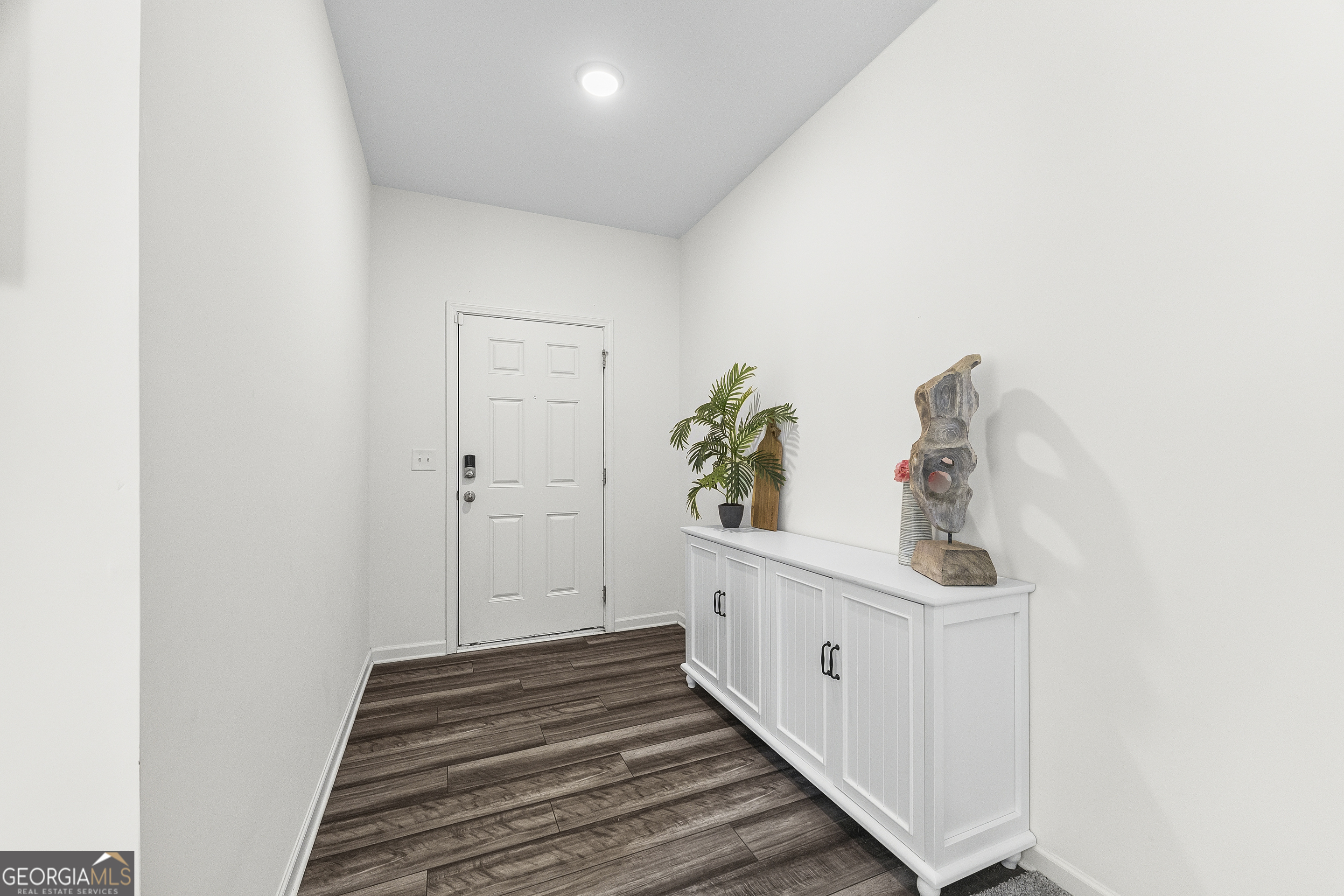 241 Knightsbridge Lane Property Photo 4
