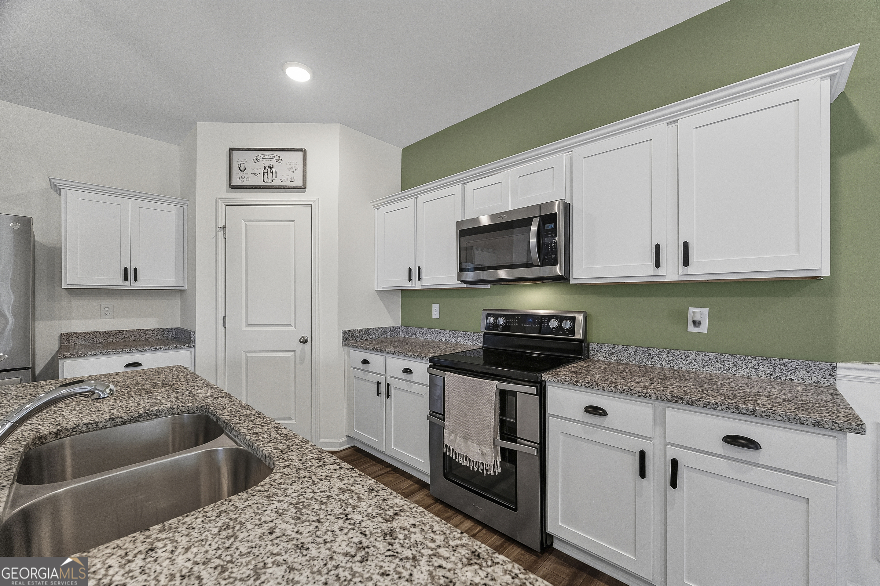 241 Knightsbridge Lane Property Photo 16