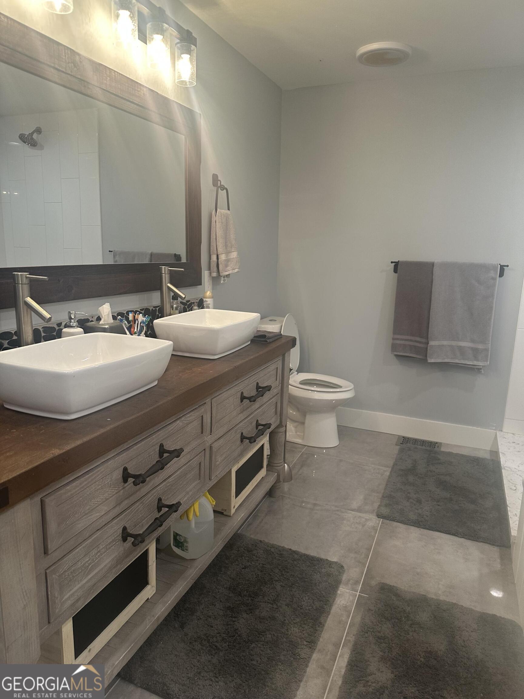 7045 Collins Point Road Property Photo 14