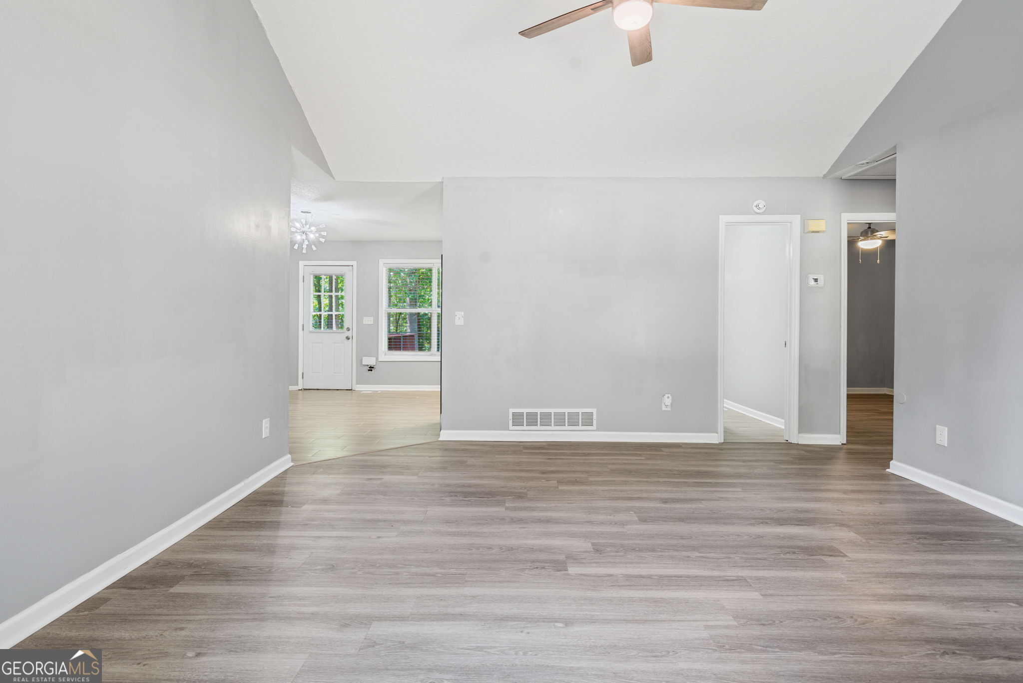 1209 N Hampton Drive Property Photo 8