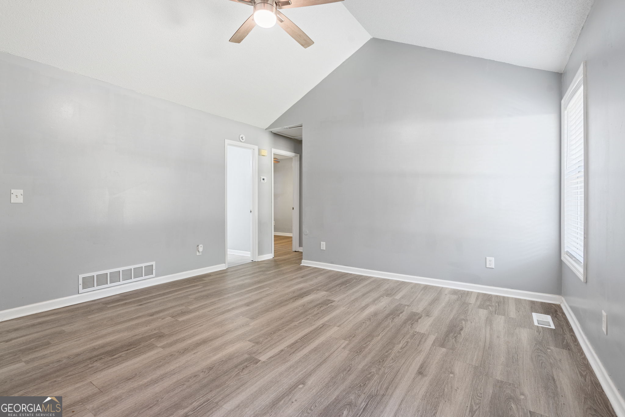 1209 N Hampton Drive Property Photo 10