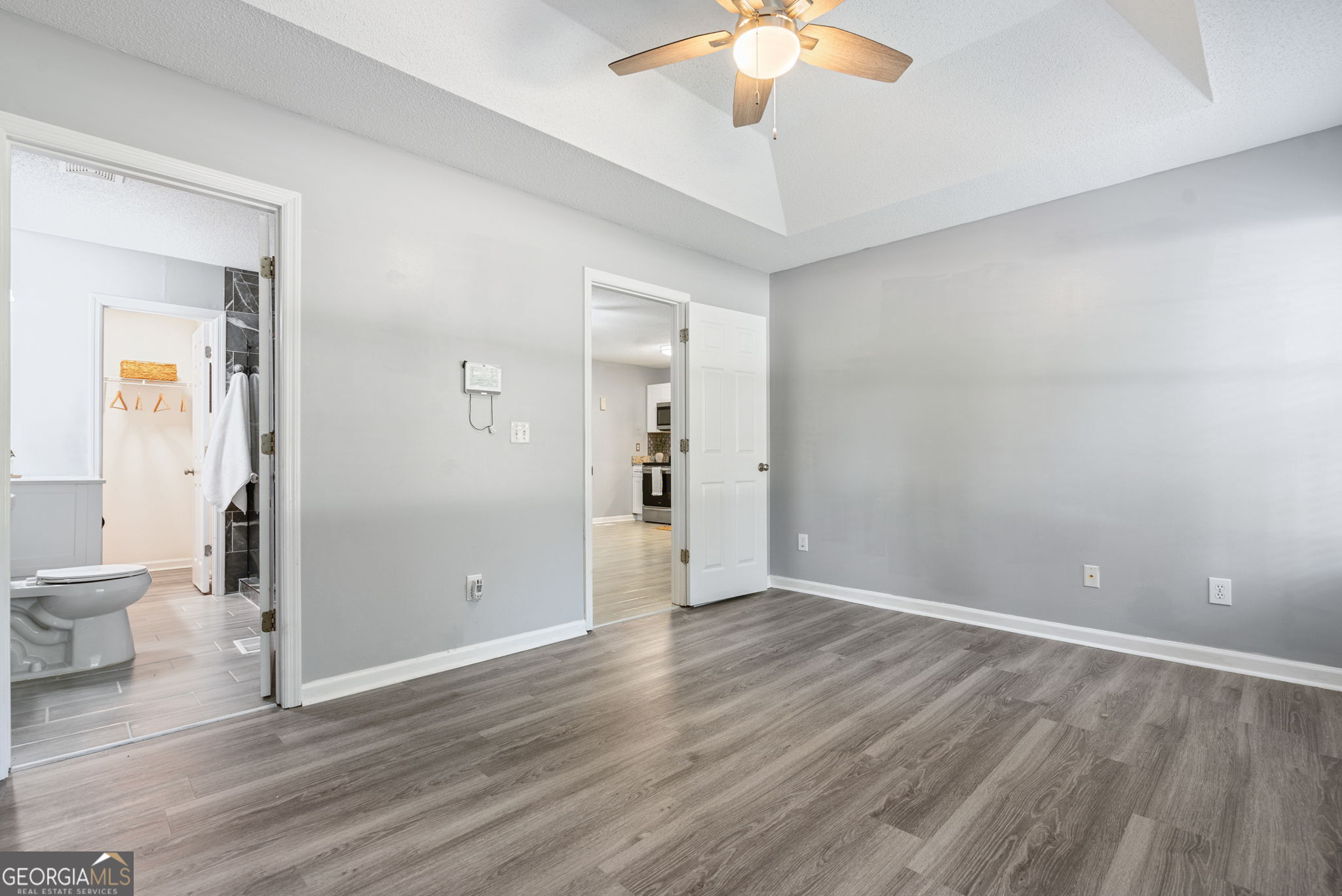 1209 N Hampton Drive Property Photo 11