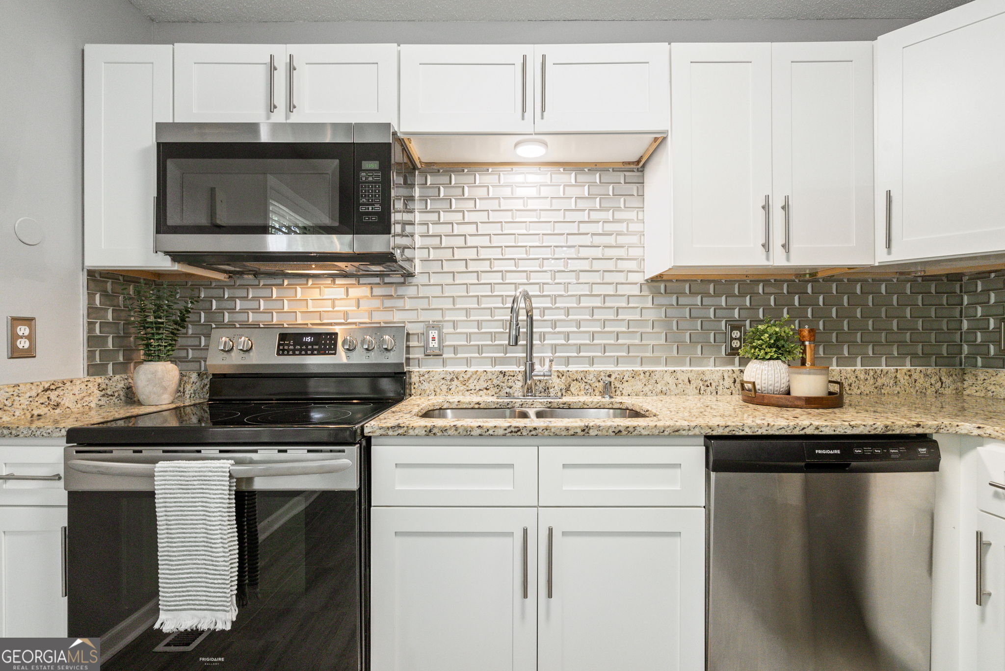 1209 N Hampton Drive Property Photo 16