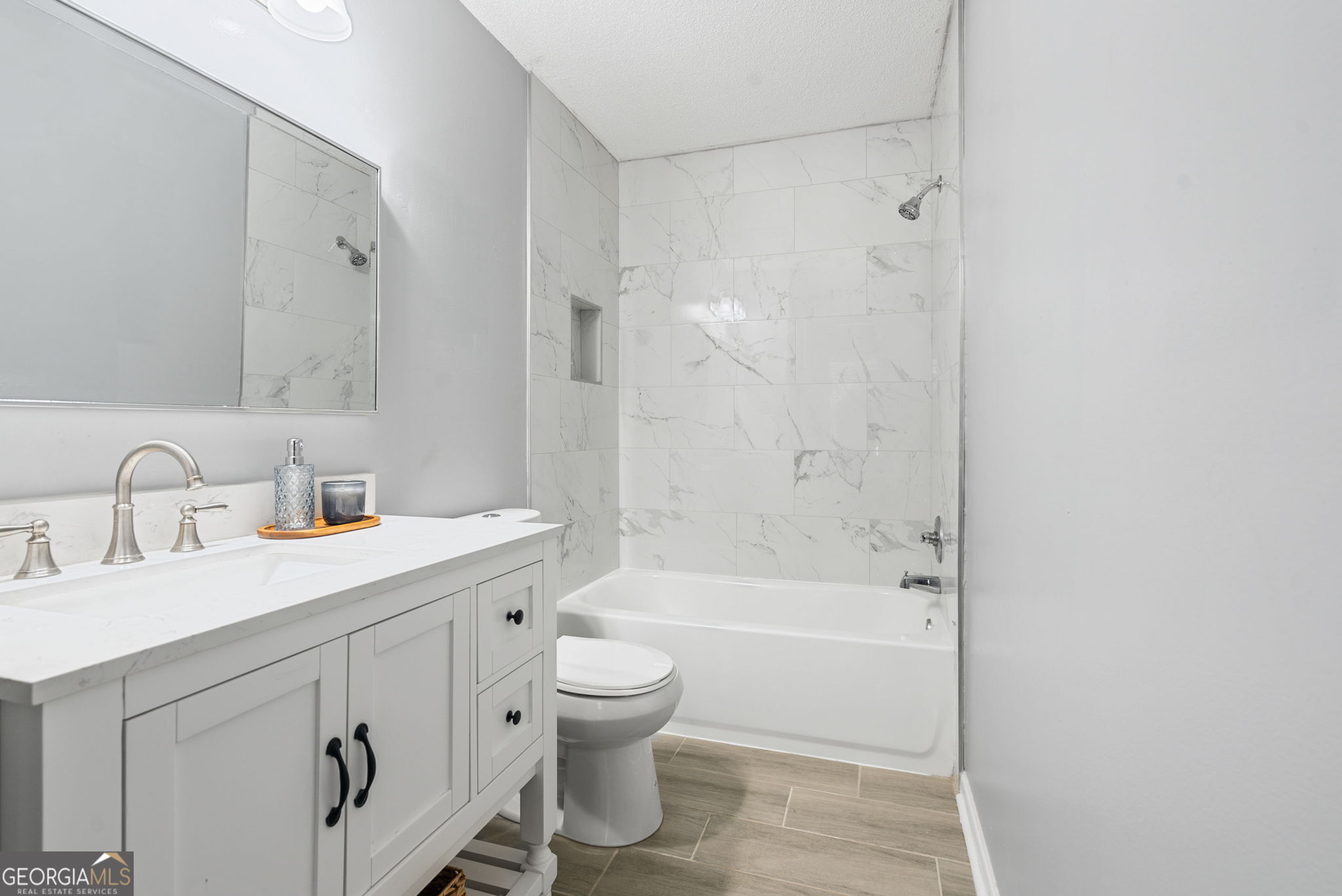1209 N Hampton Drive Property Photo 19