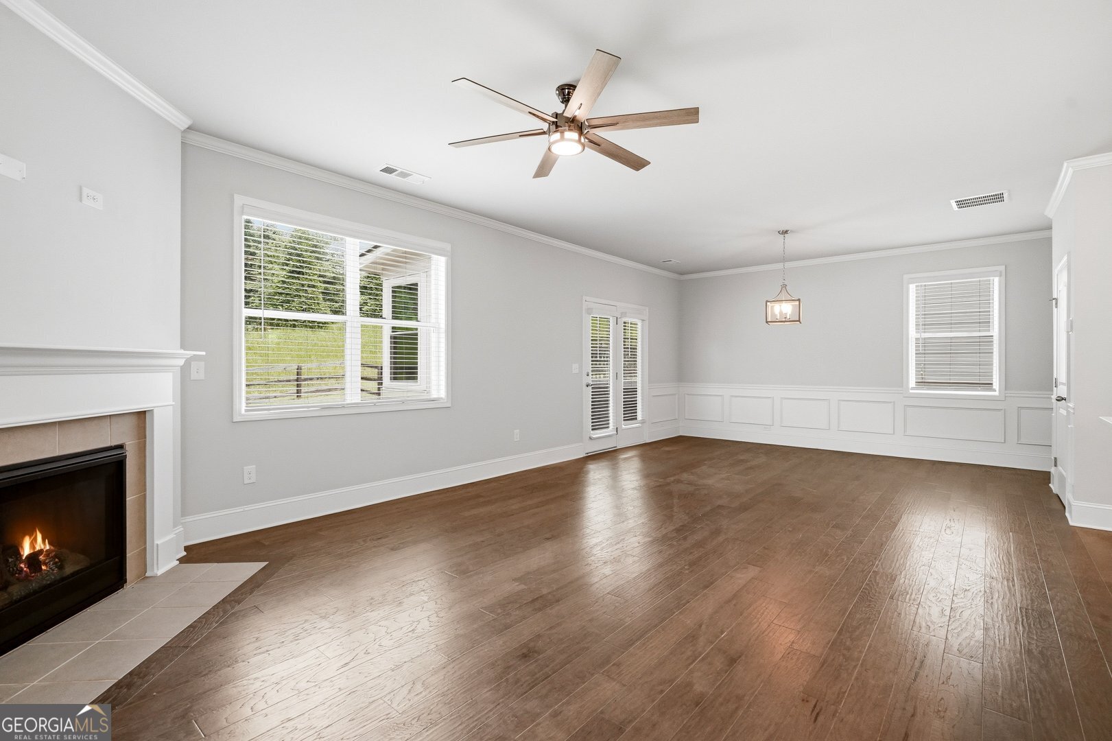 6464 Crosscreek Lane Property Photo 4