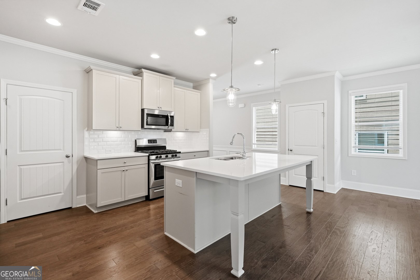 6464 Crosscreek Lane Property Photo 12