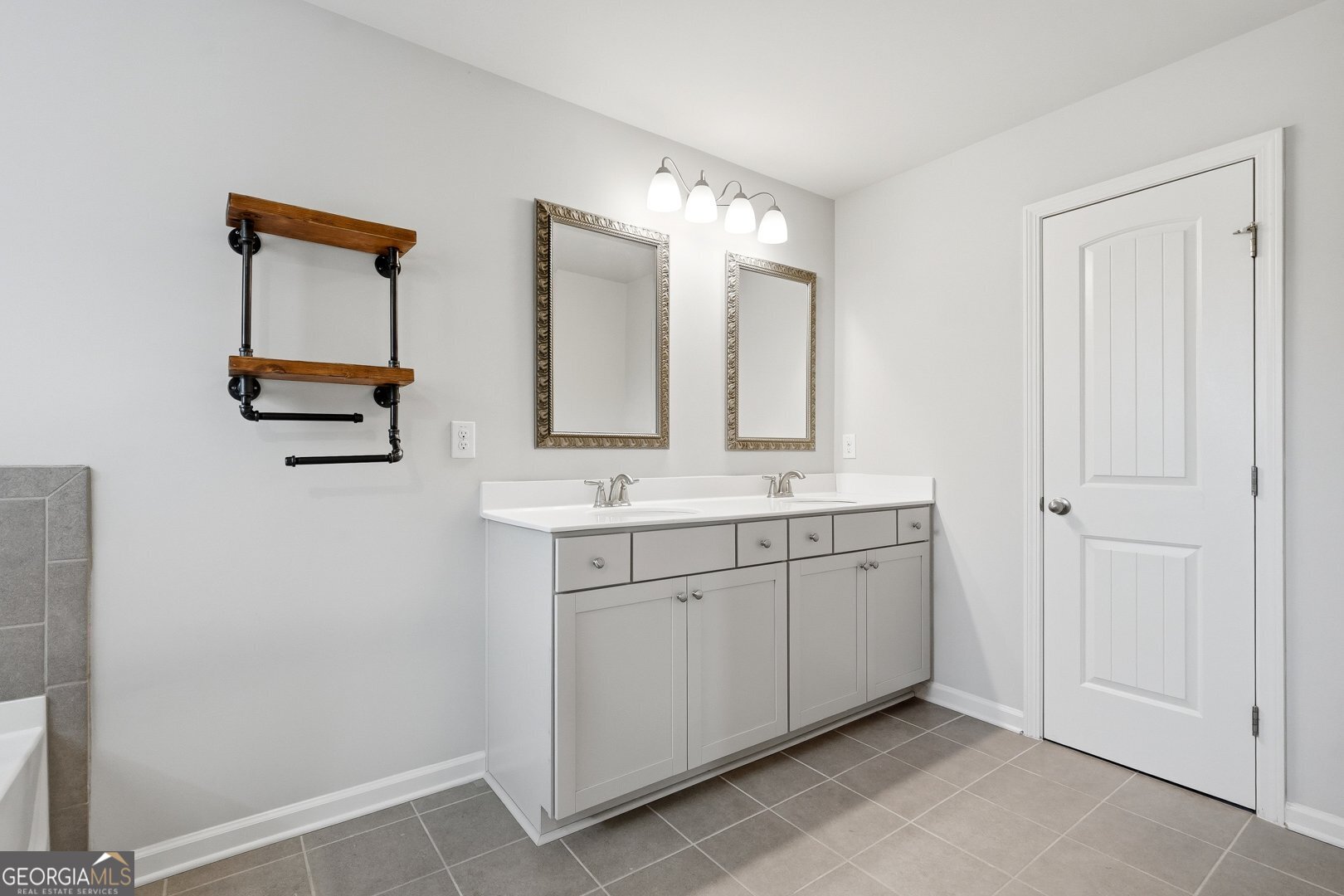 6464 Crosscreek Lane Property Photo 23