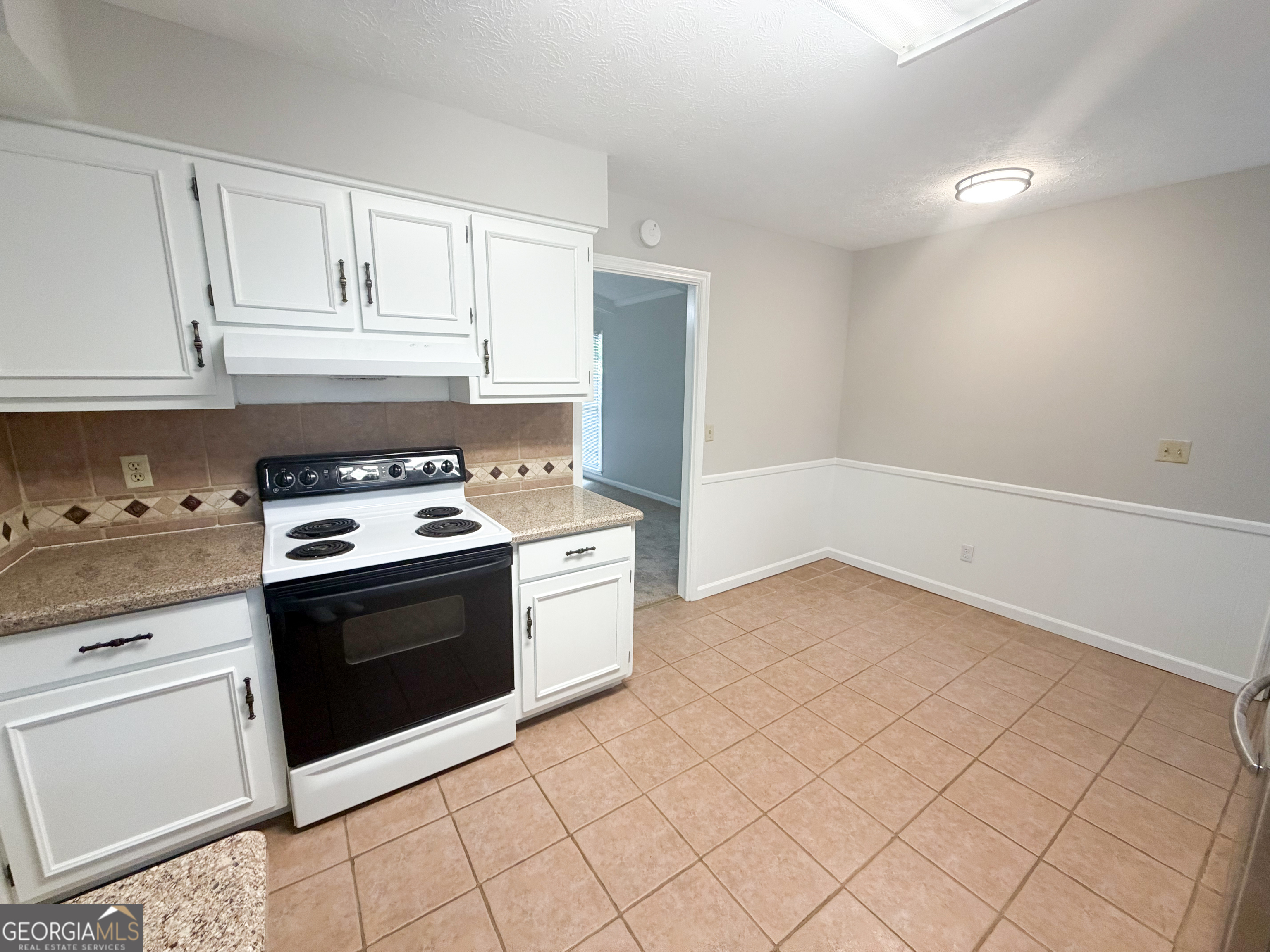 123 Hazel Way Property Photo 5