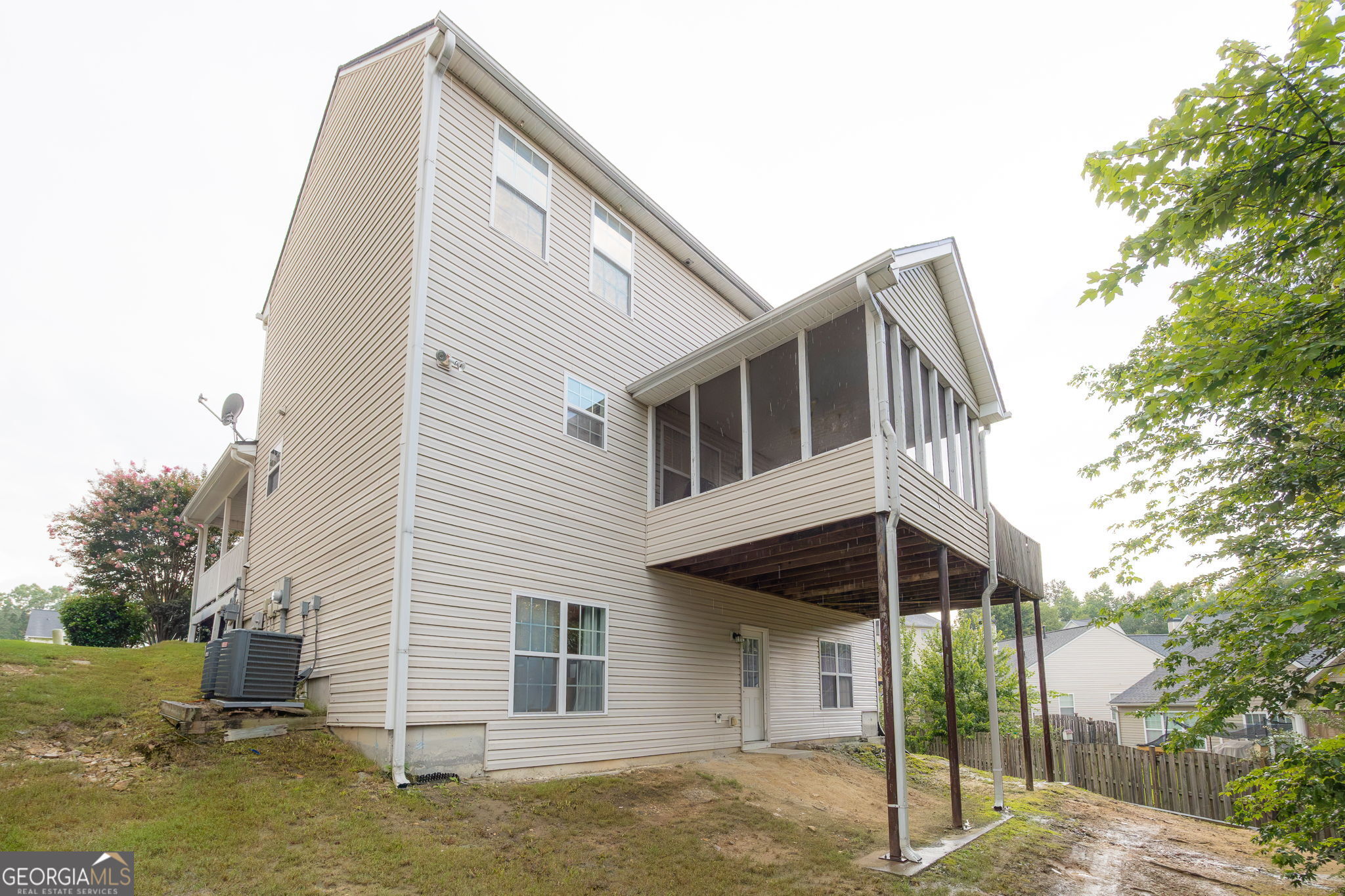 203 Overlook Drive Property Photo 4