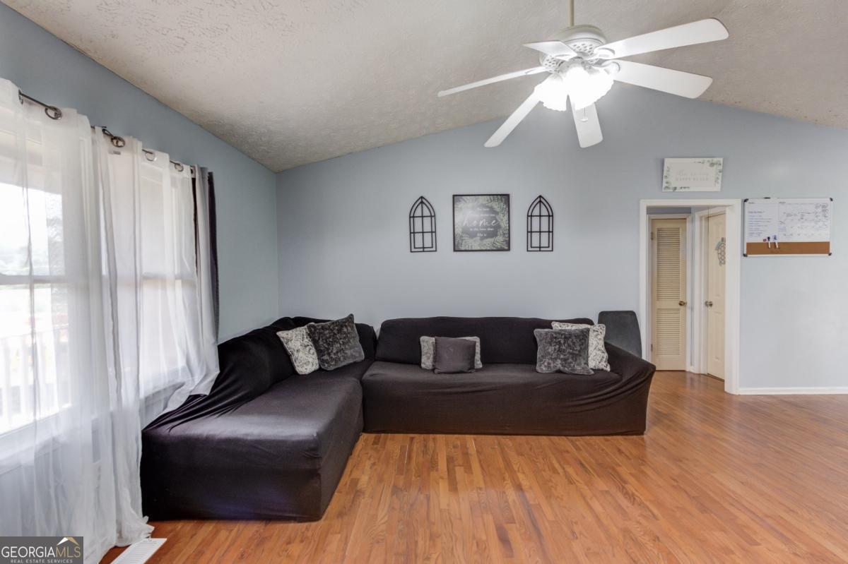 3305 Ladd Drive Property Photo 7