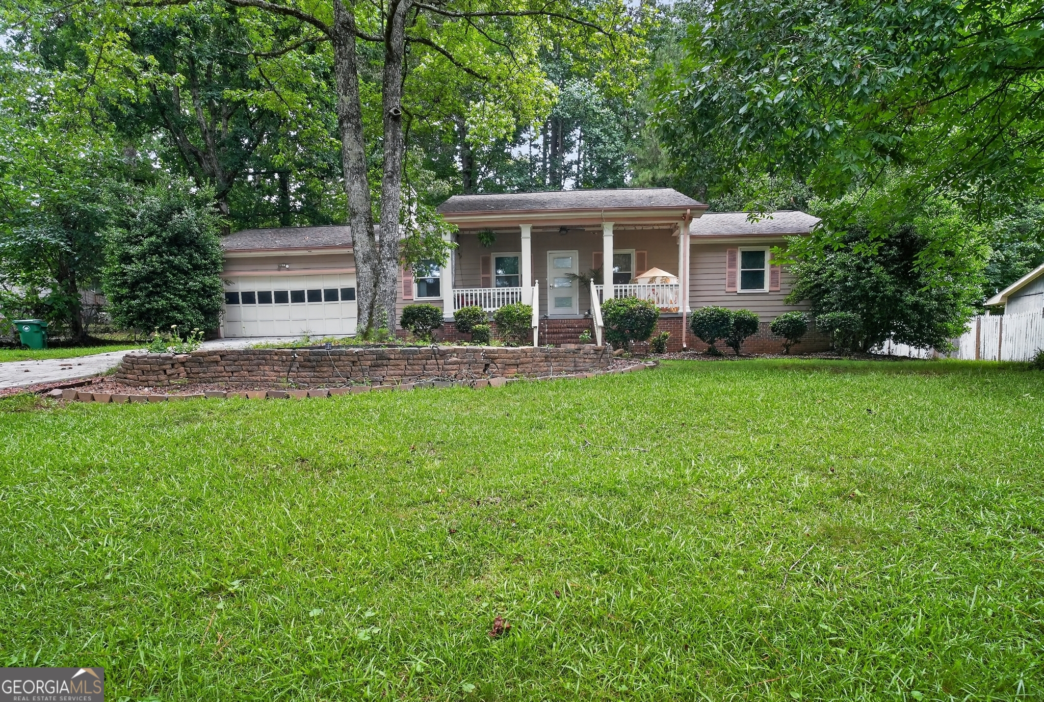 8198 Rockbridge Road Property Photo 1